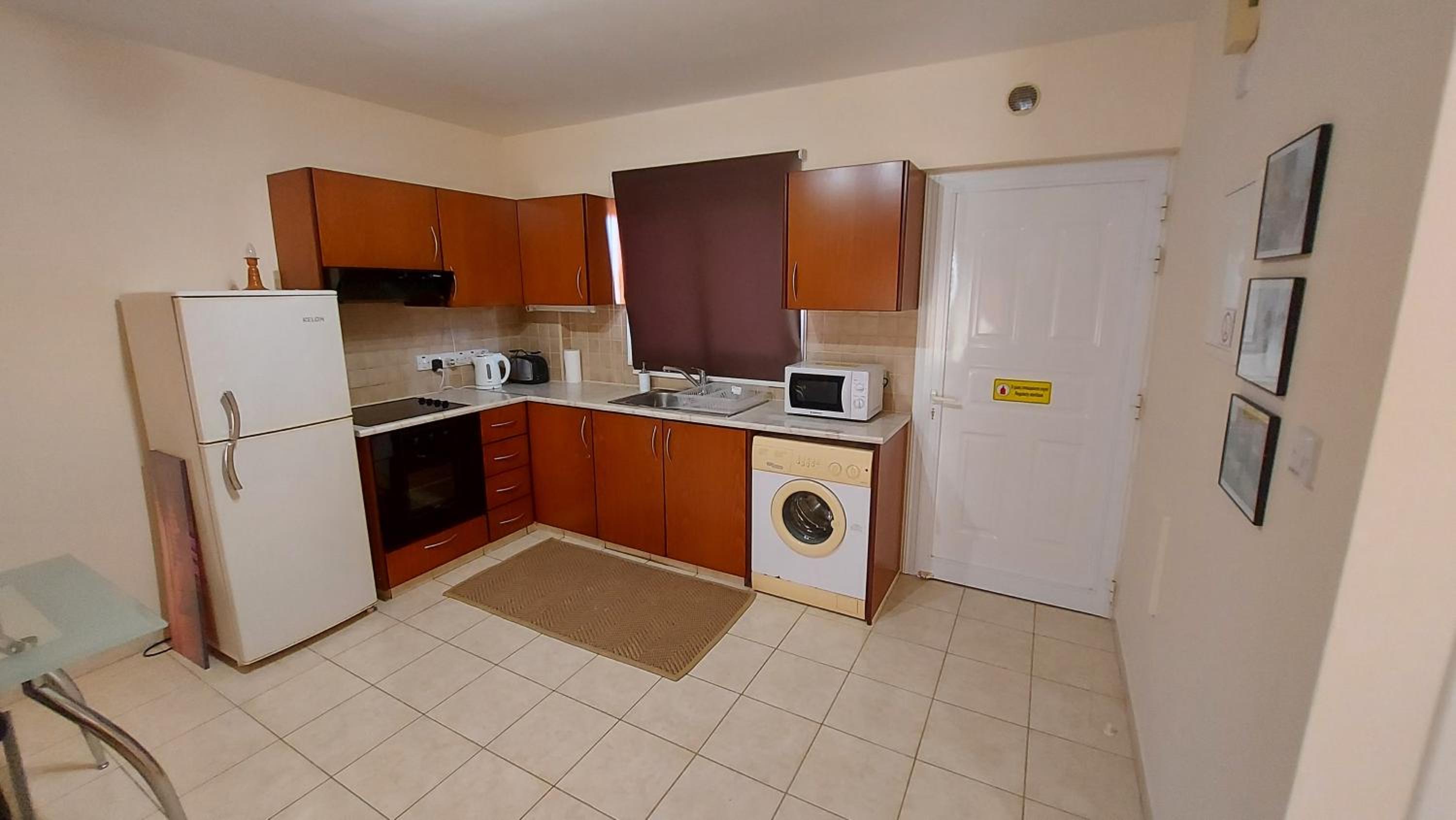 Apartment with Balcony photo 2