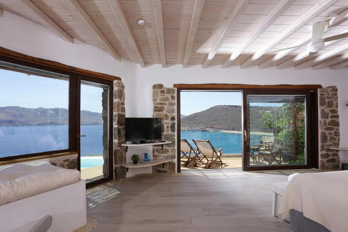 Deluxe Bungalow photo 3