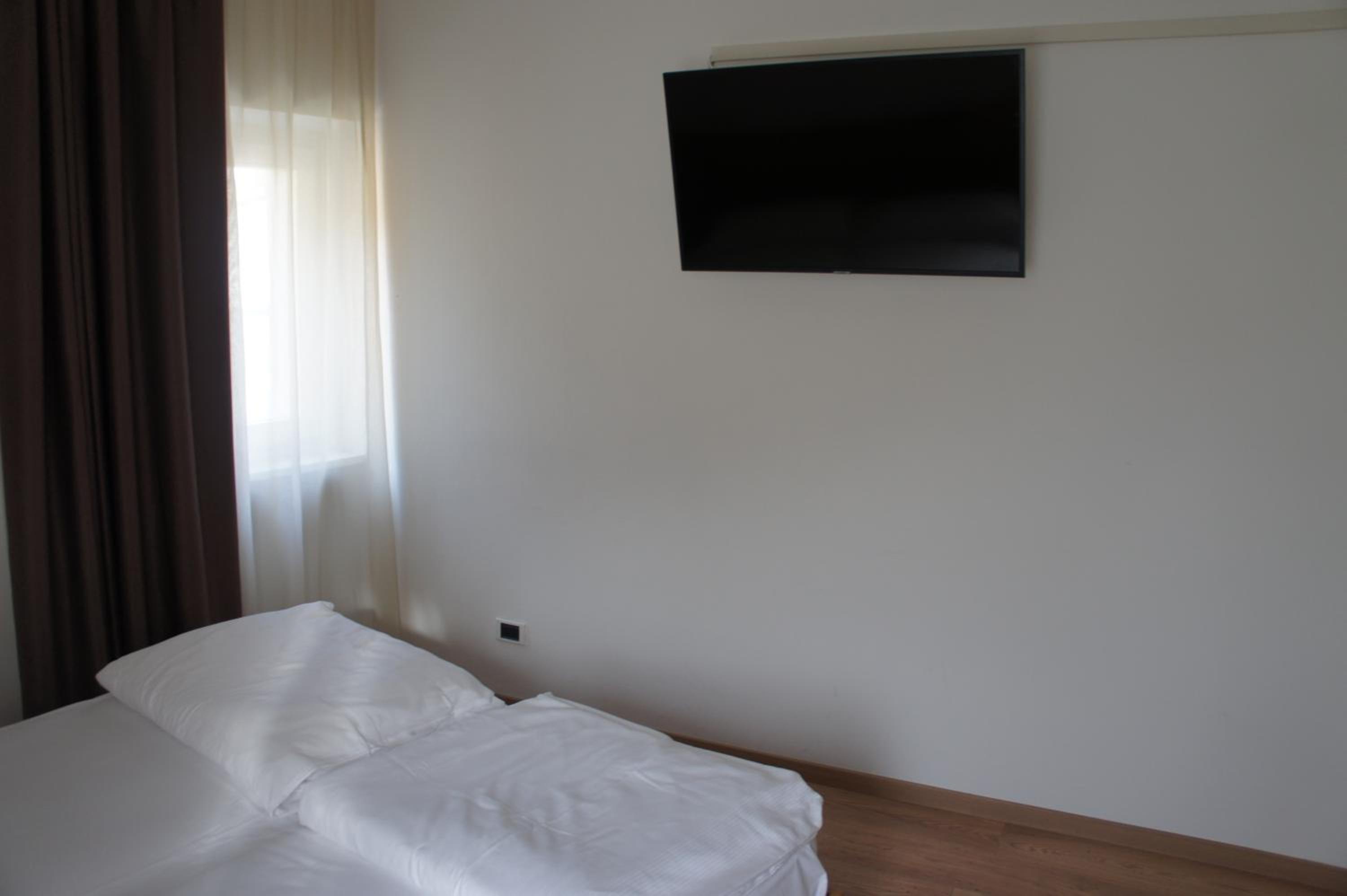 Triple Room - Photo 1