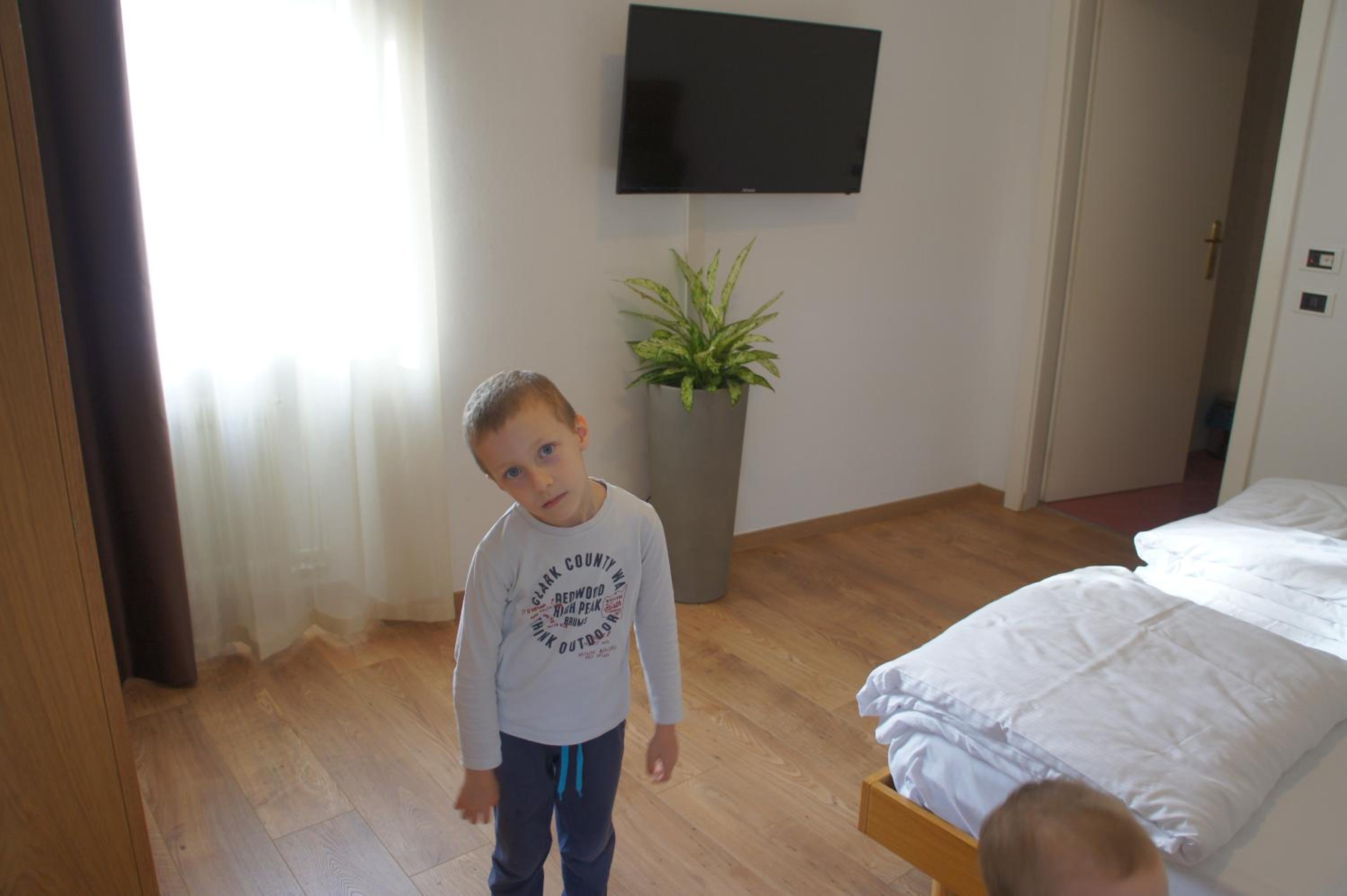 Double Room - Photo 7