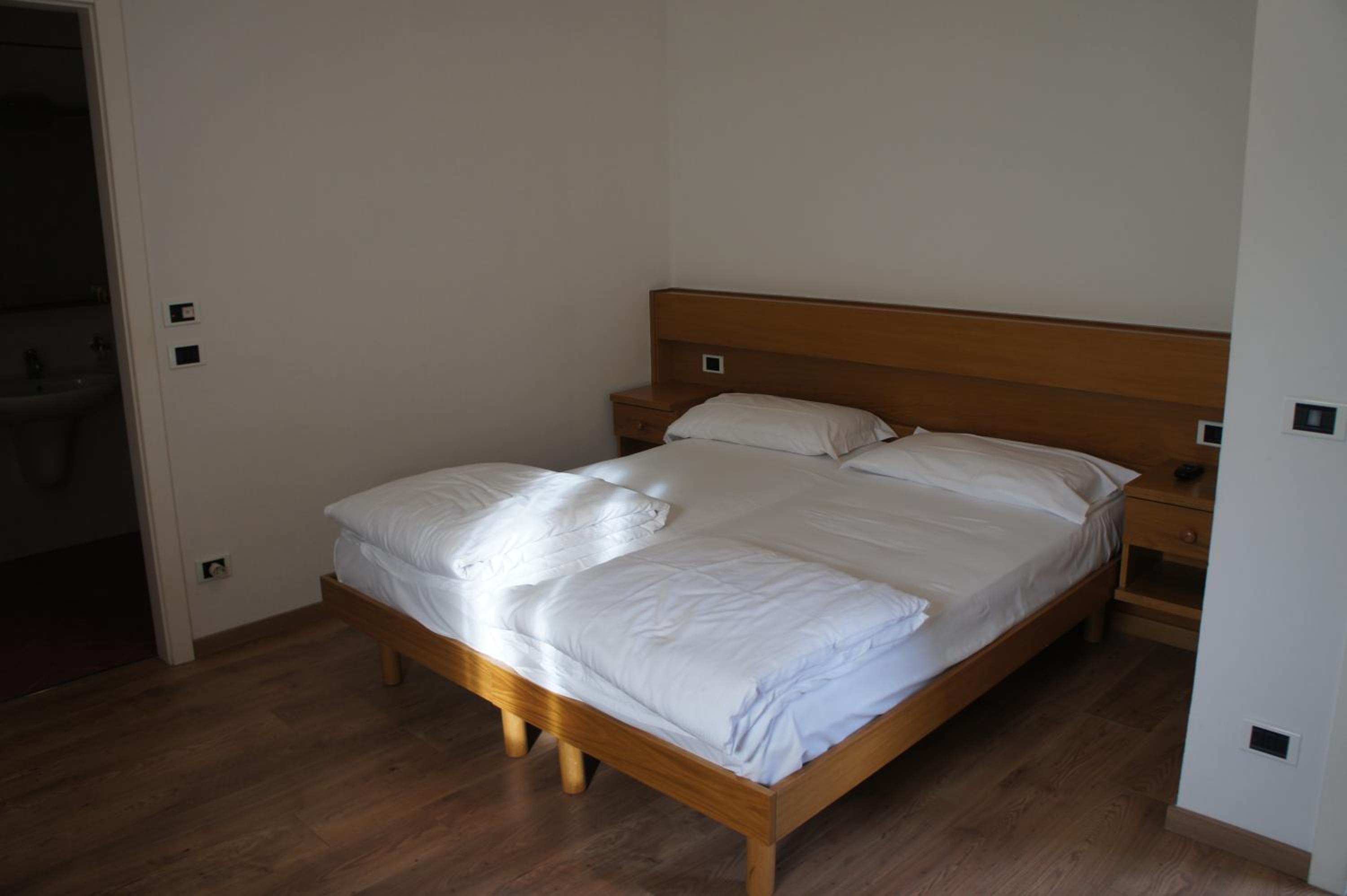 Double Room - Photo 4