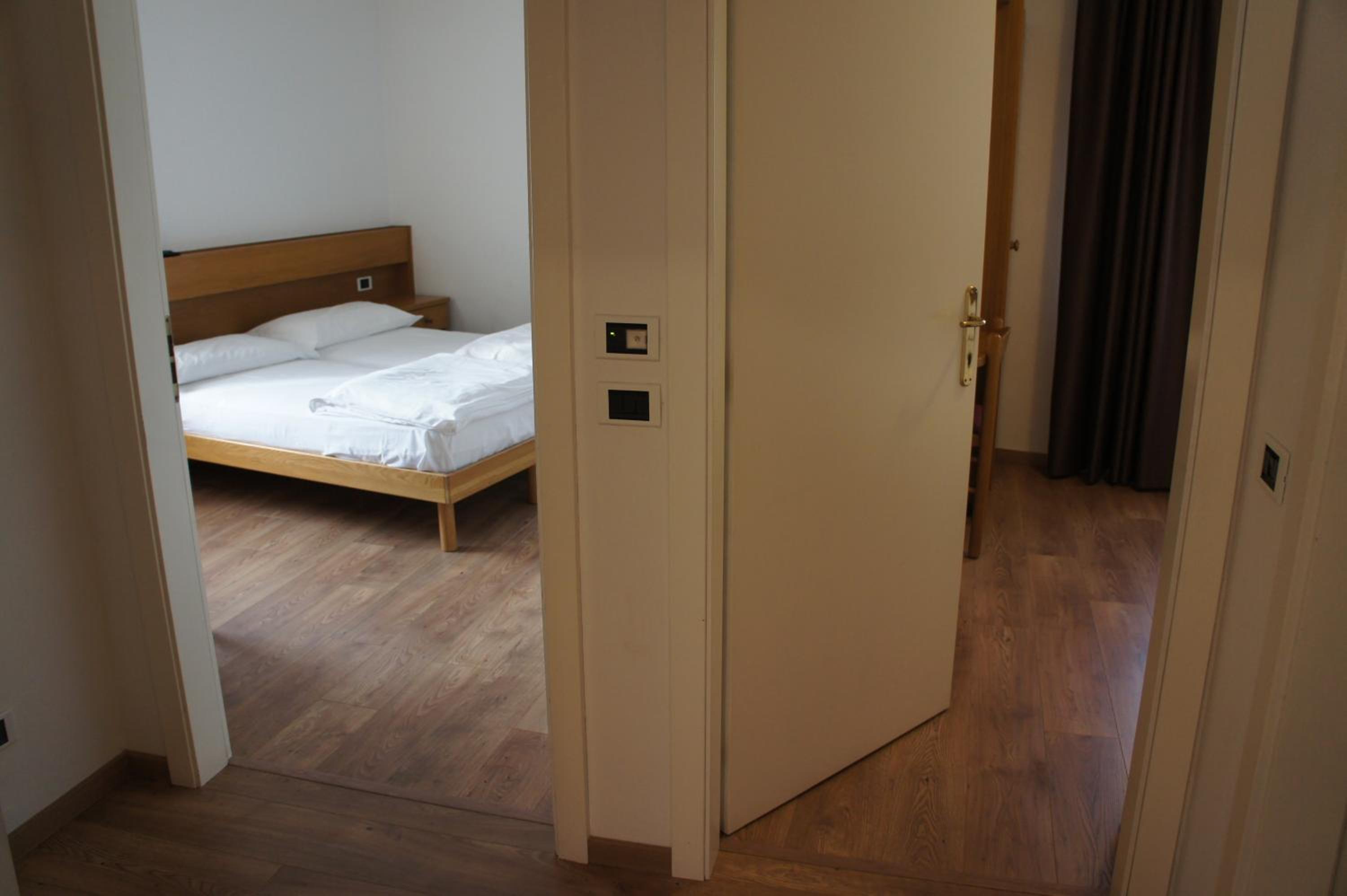 Triple Room - Photo 5