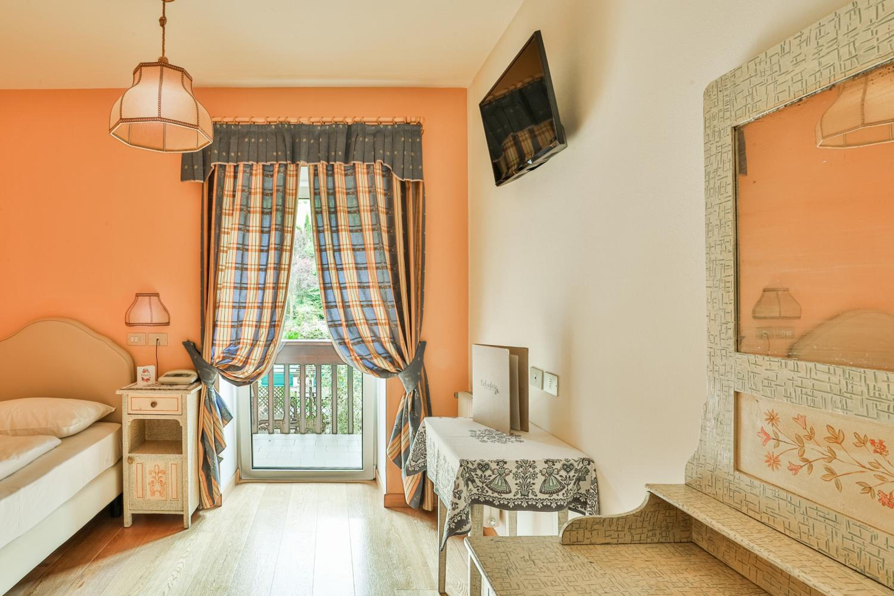 Single Room with Mountain View photo 3