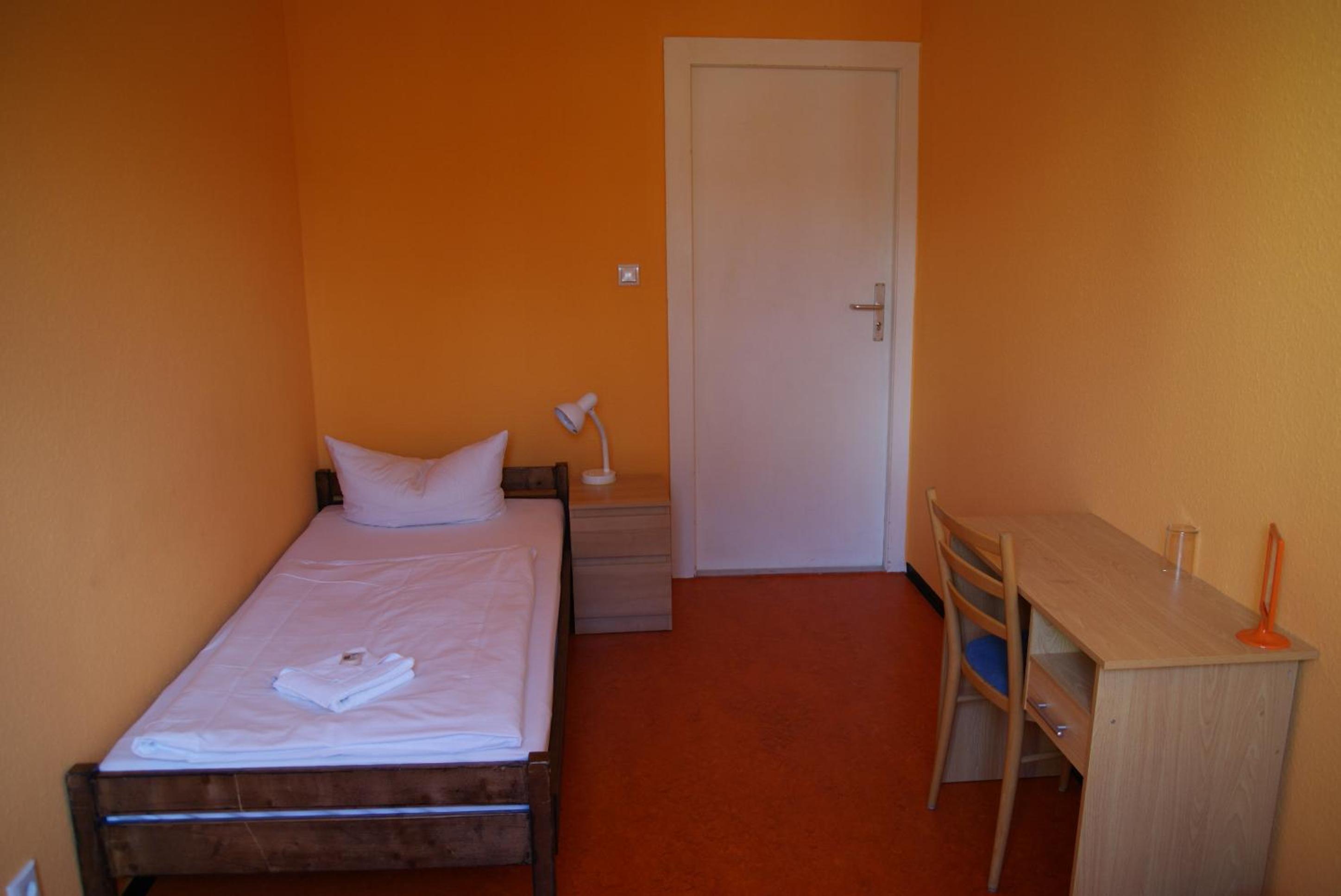Single Room with Bathroom photo 1