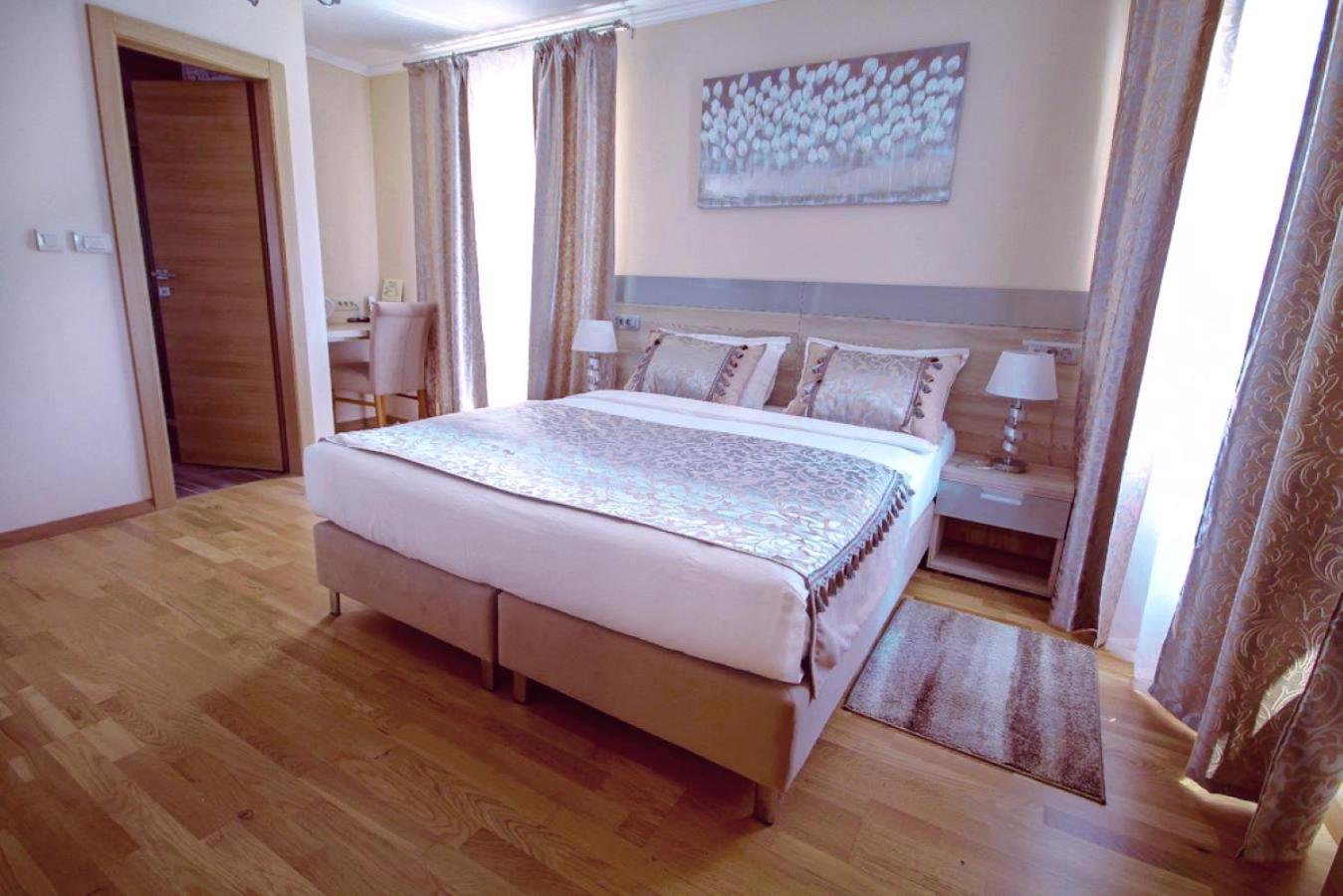 Double Room with Sea View - Photo 1