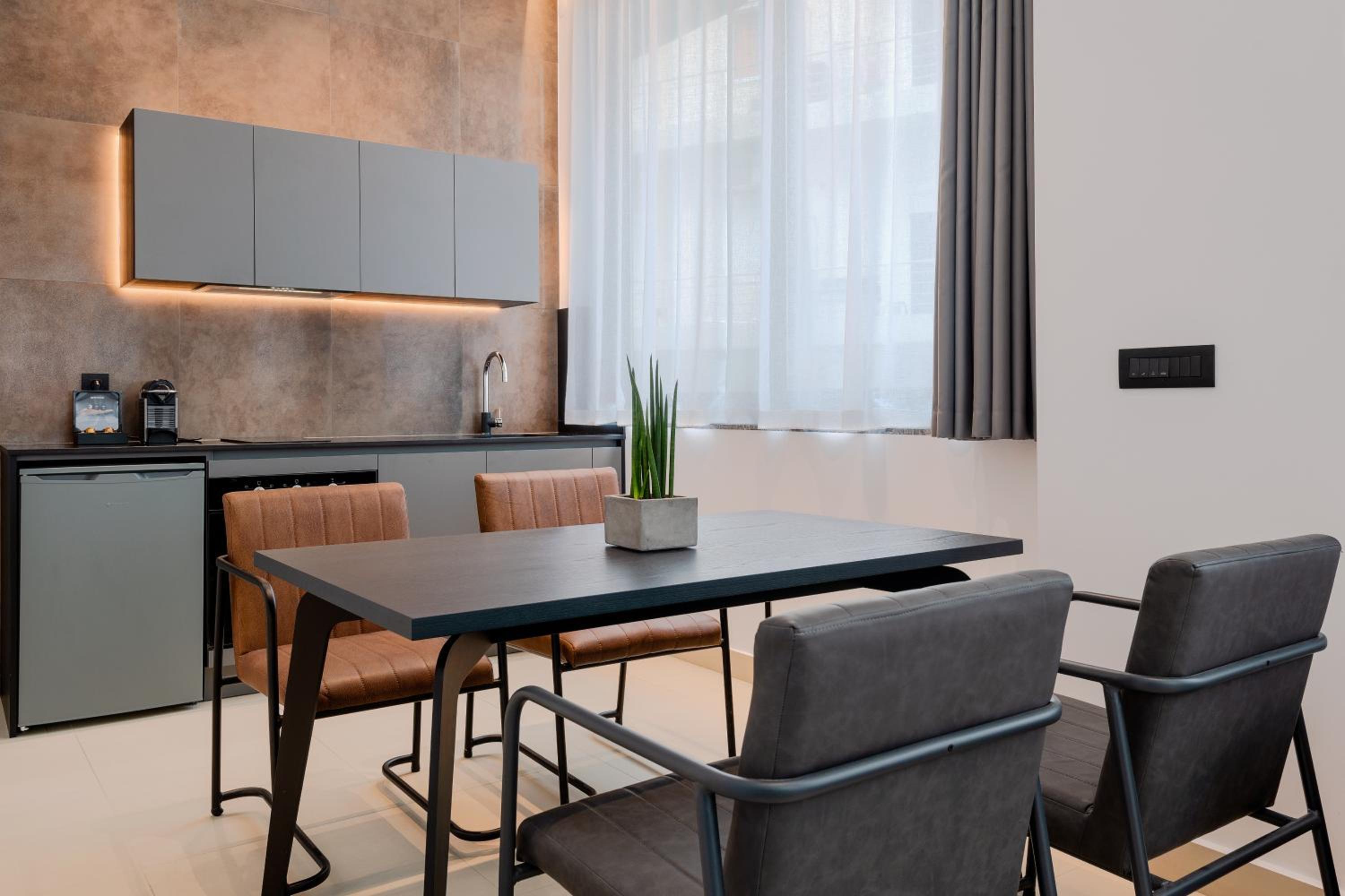 Apartment - Ground Floor photo 3
