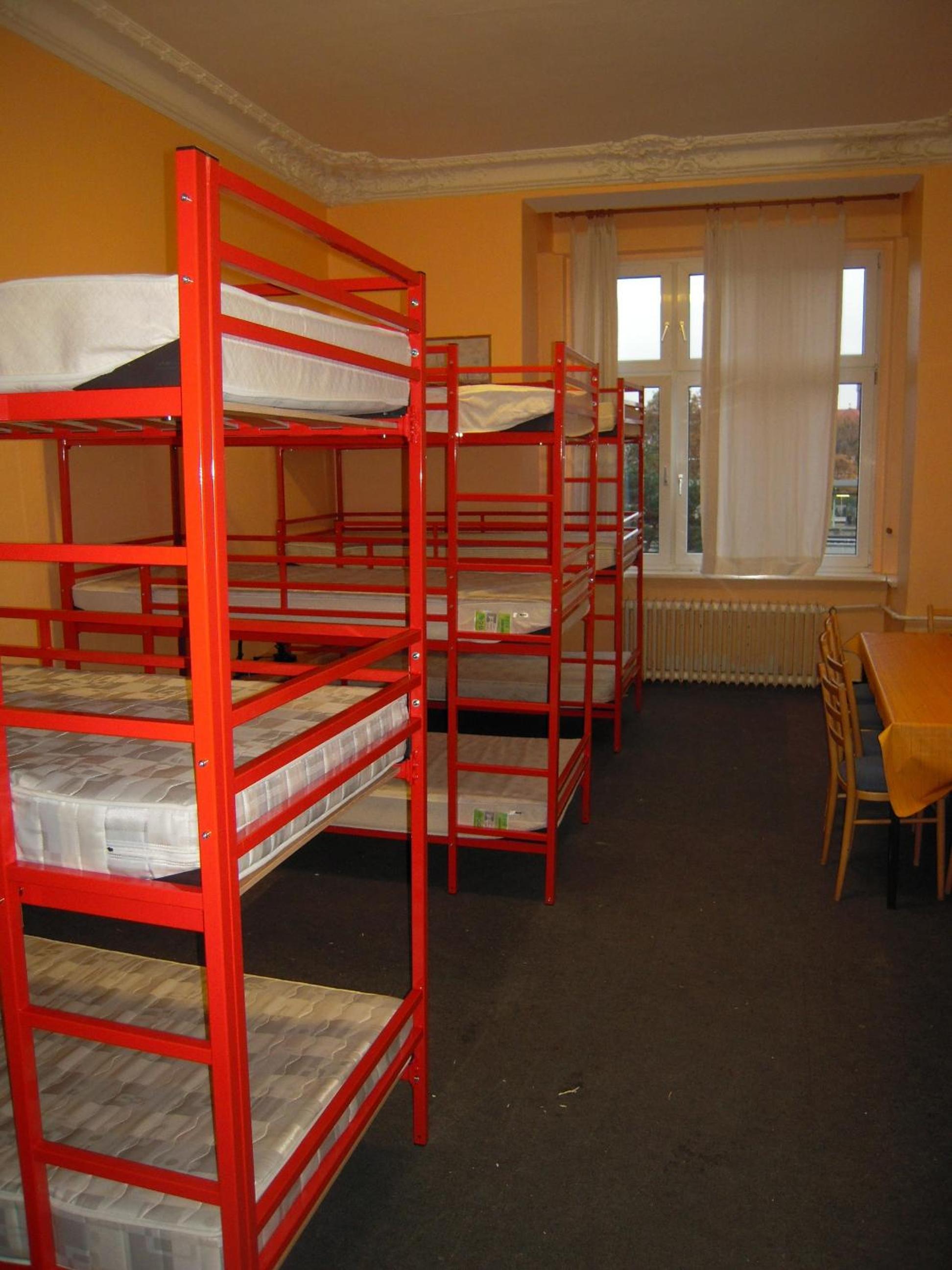 Single Bed in 8 or 10-Bed Dormitory Room with Shared Bathroom  photo 1