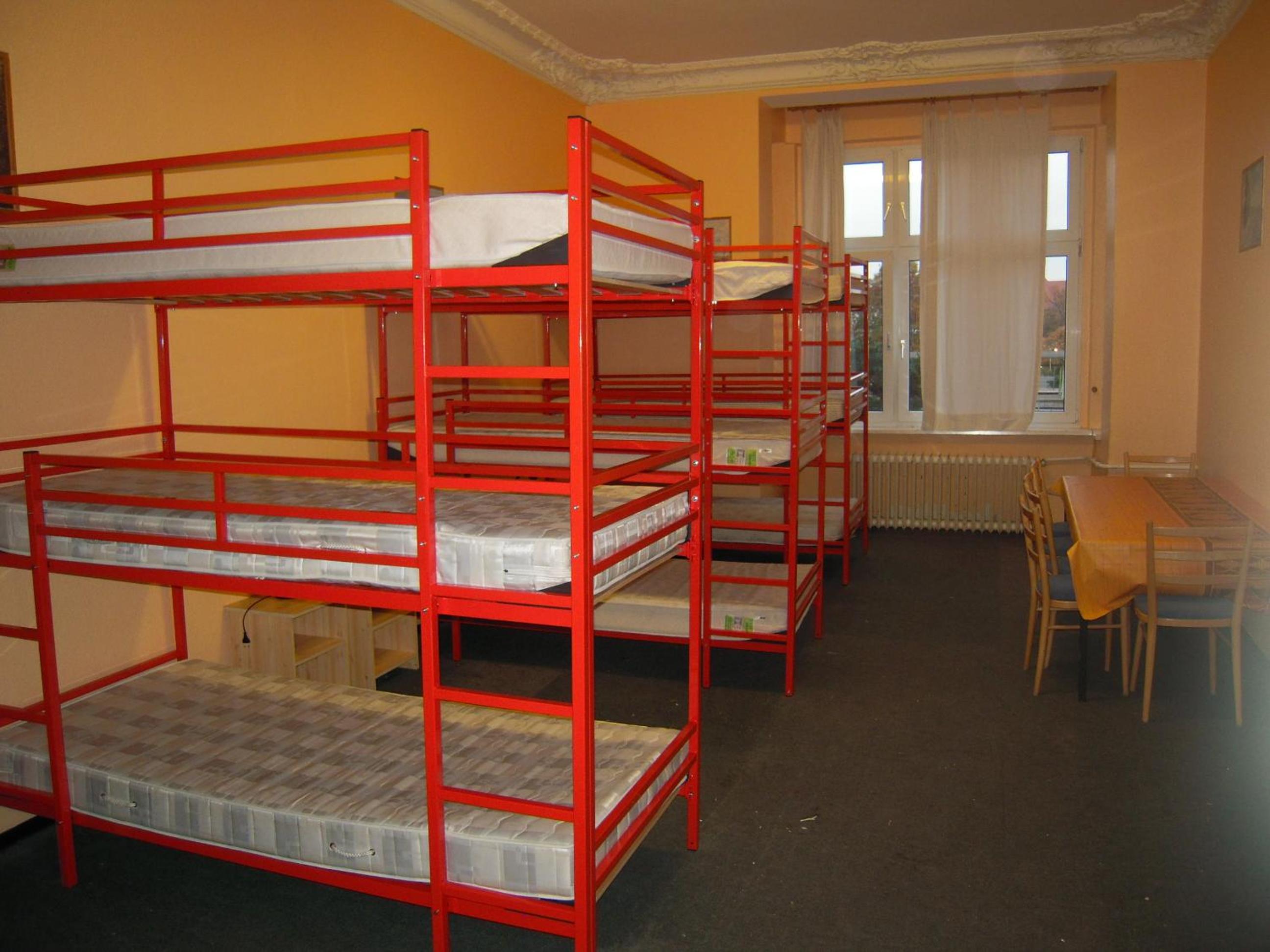 Single Bed in 8 or 10-Bed Dormitory Room with Shared Bathroom  photo 2