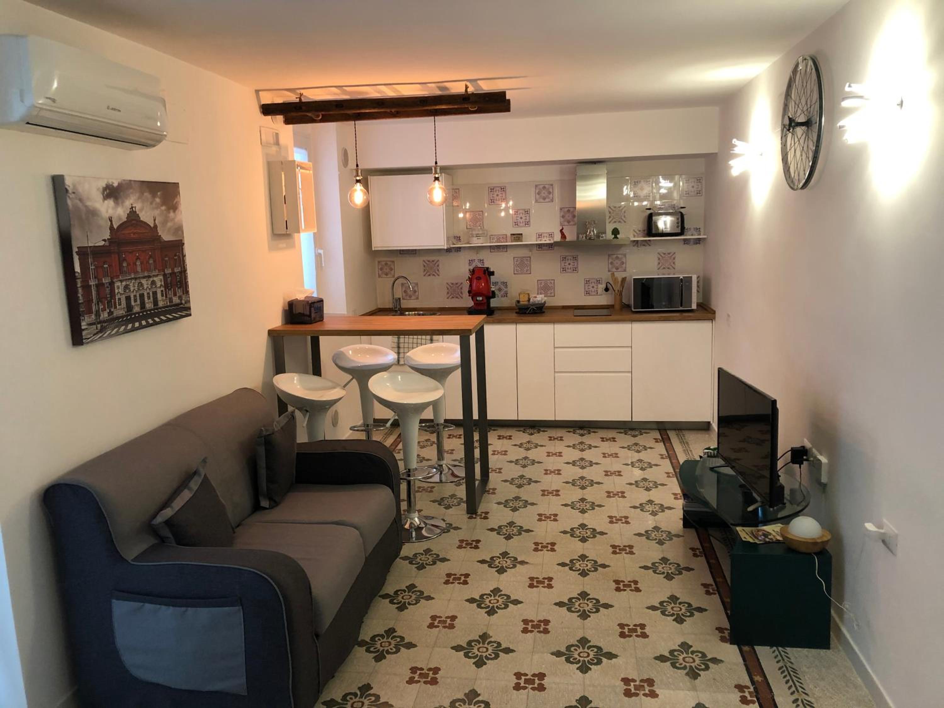 One-Bedroom Apartment