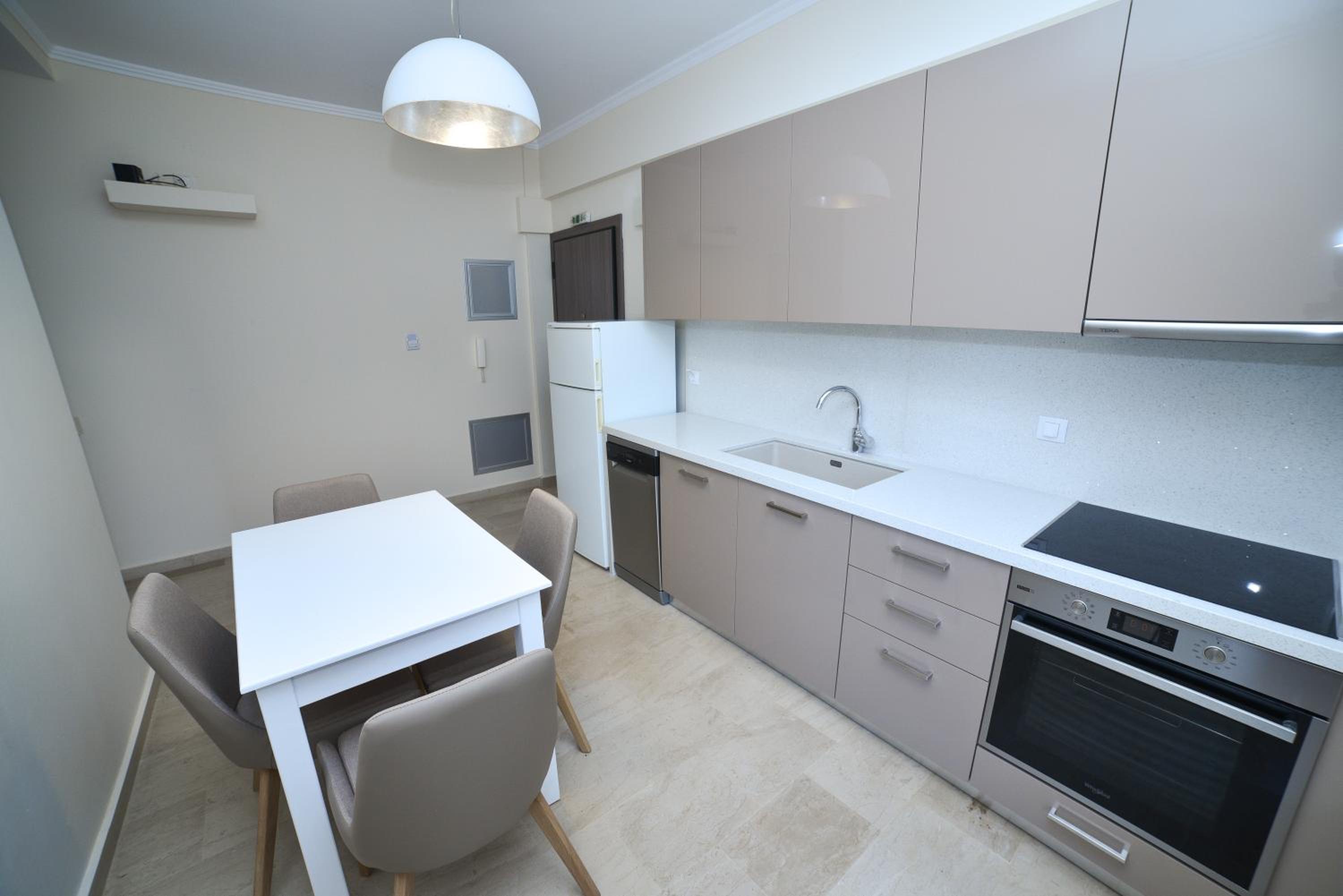 Apartment - Ground Floor photo 2