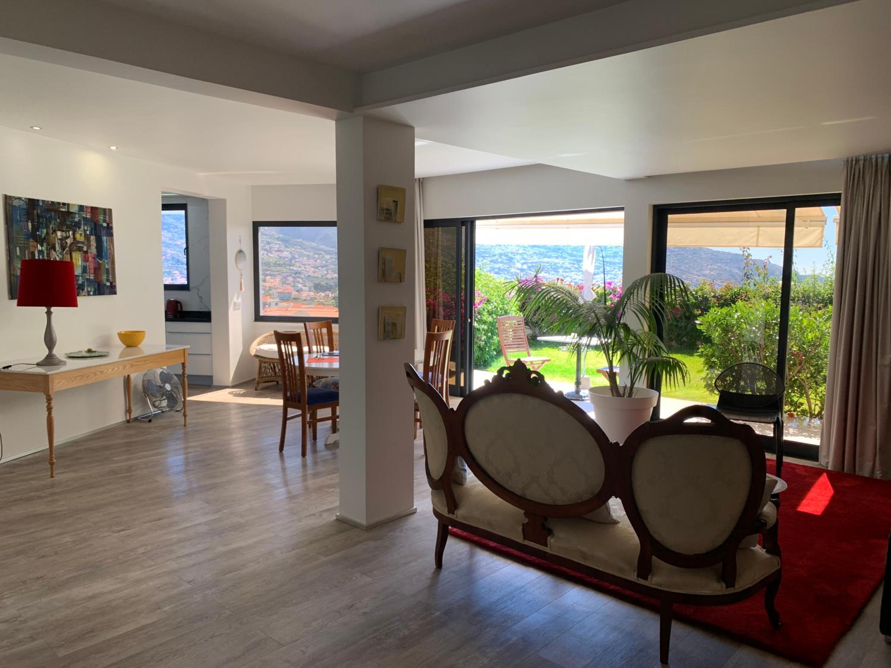 Deluxe Apartment