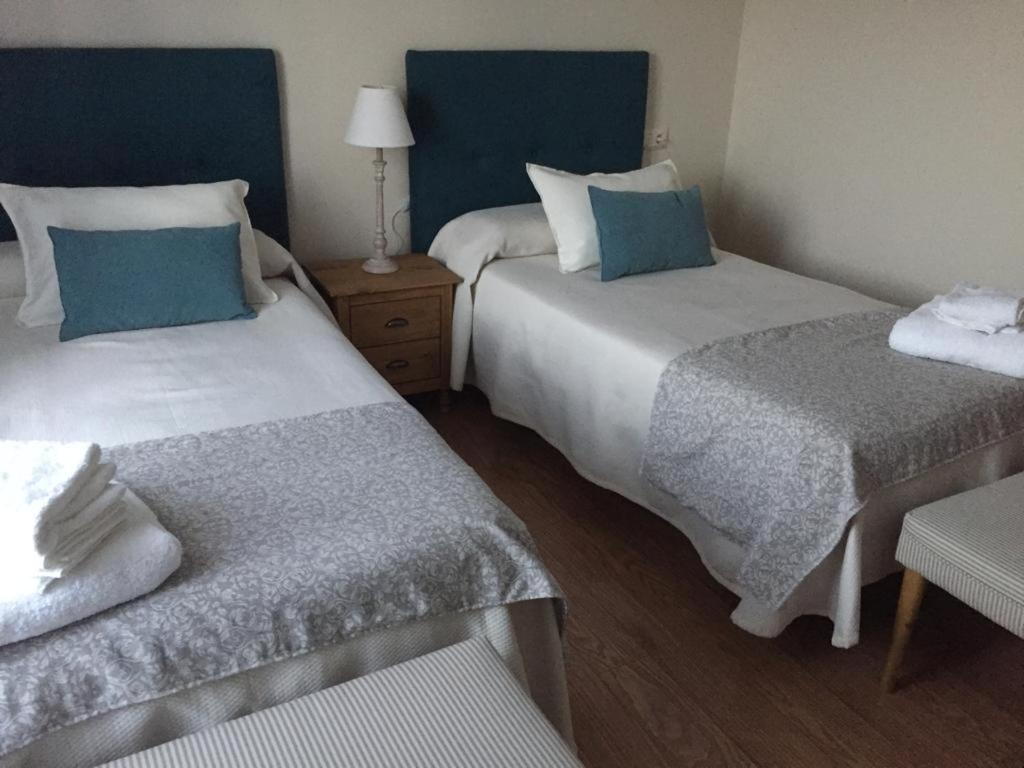 Twin Room - Photo 4