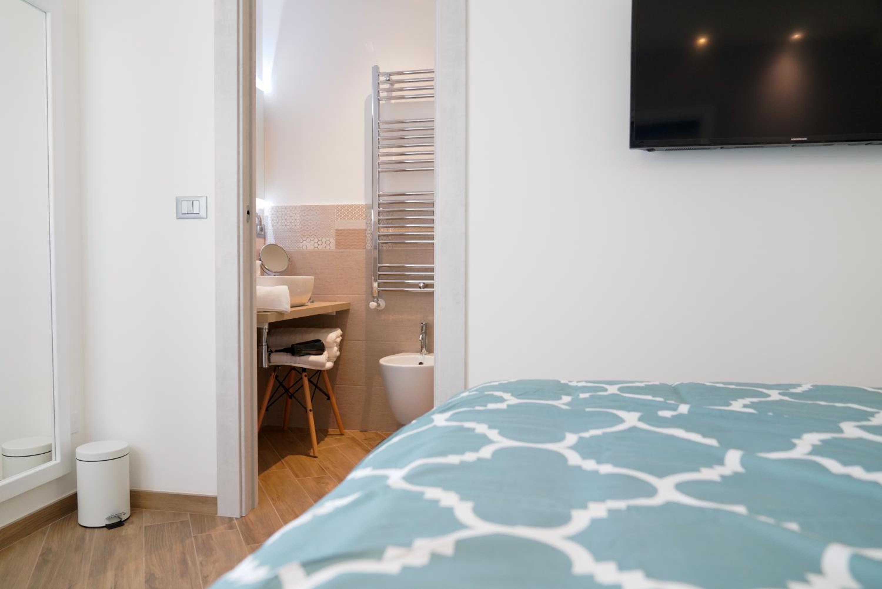 Standard Double Room photo 3