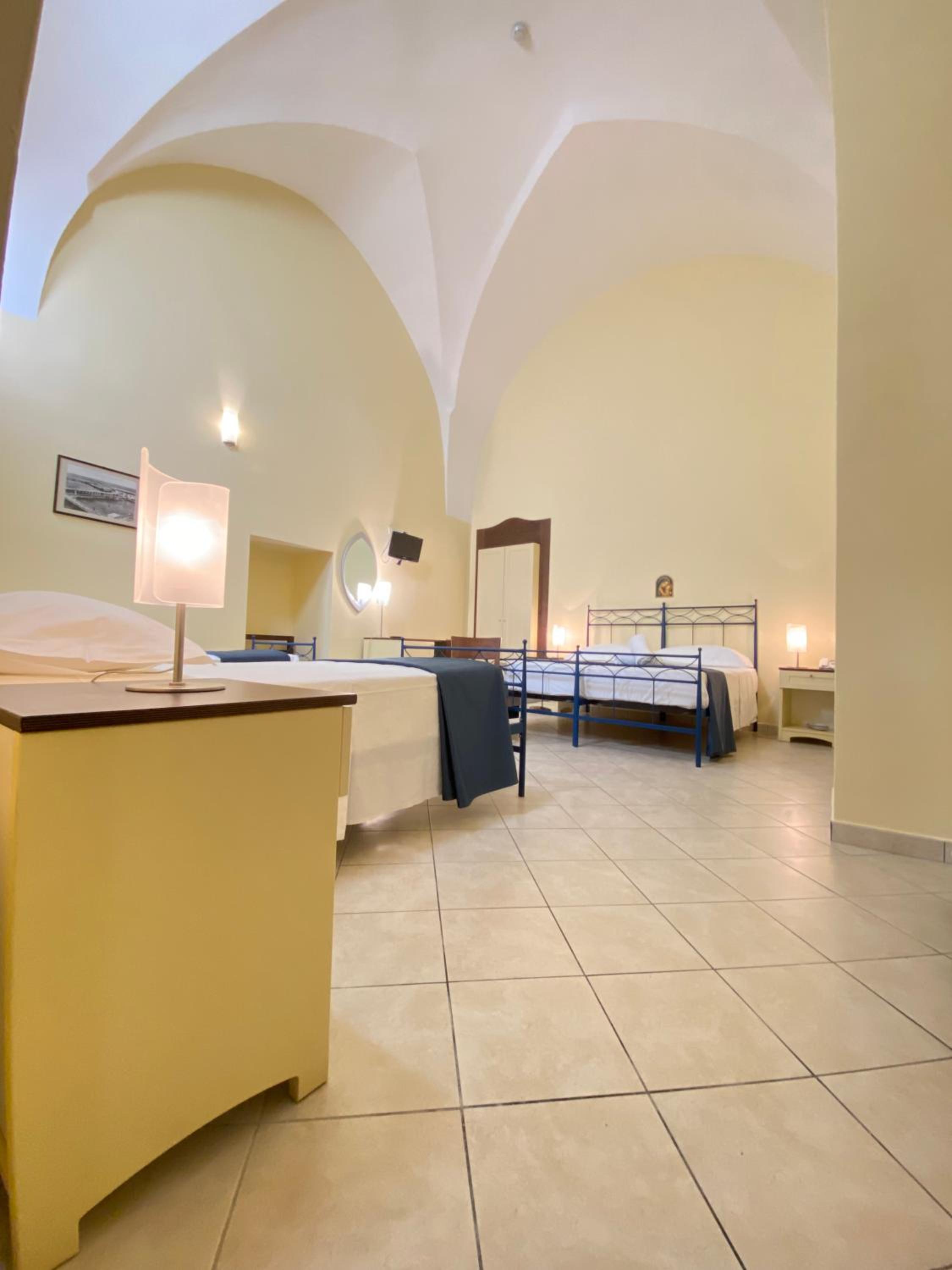 Quadruple Room - Photo 5
