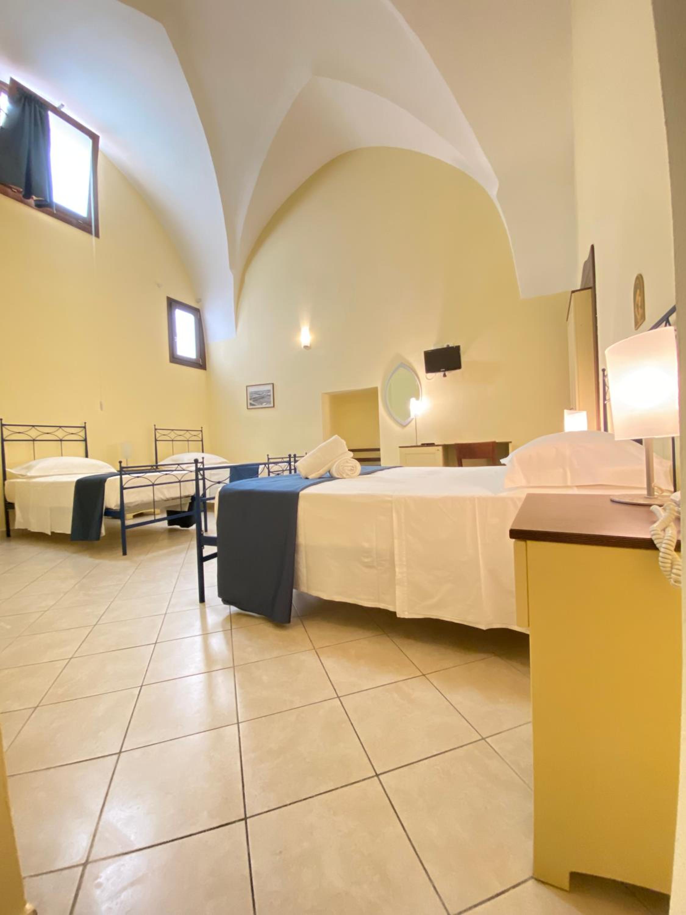 Quadruple Room - Photo 4