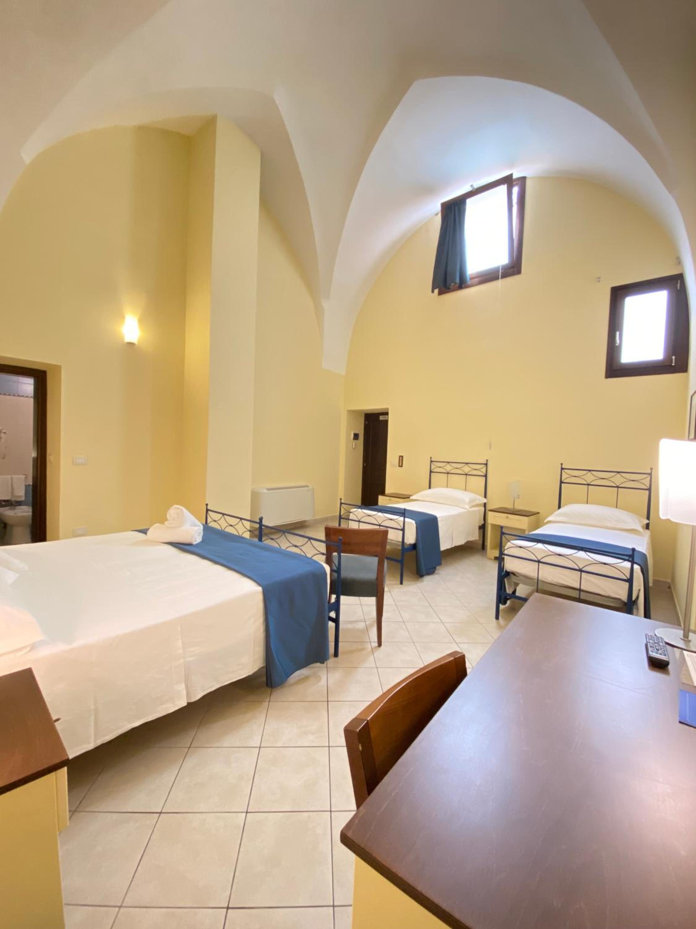 Quadruple Room - Photo 1