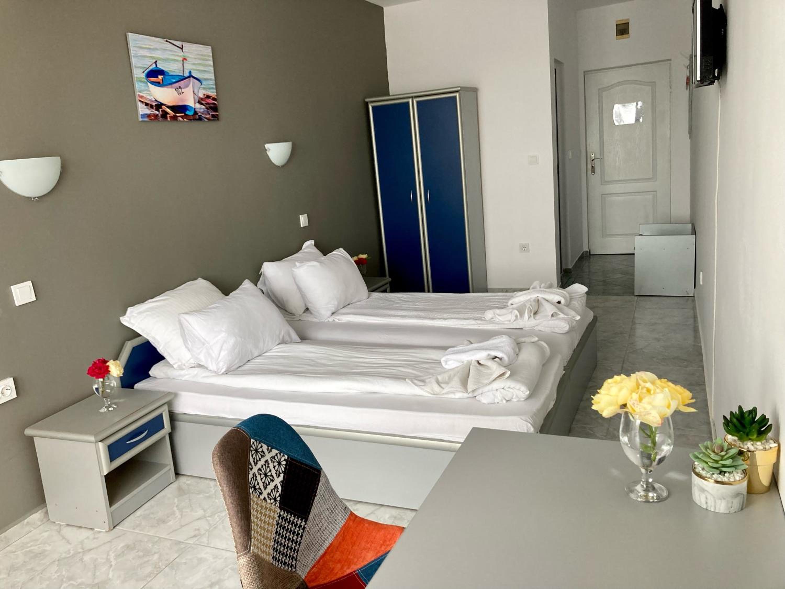 Double or Twin Room with Sea View (2 adults) - Photo 2