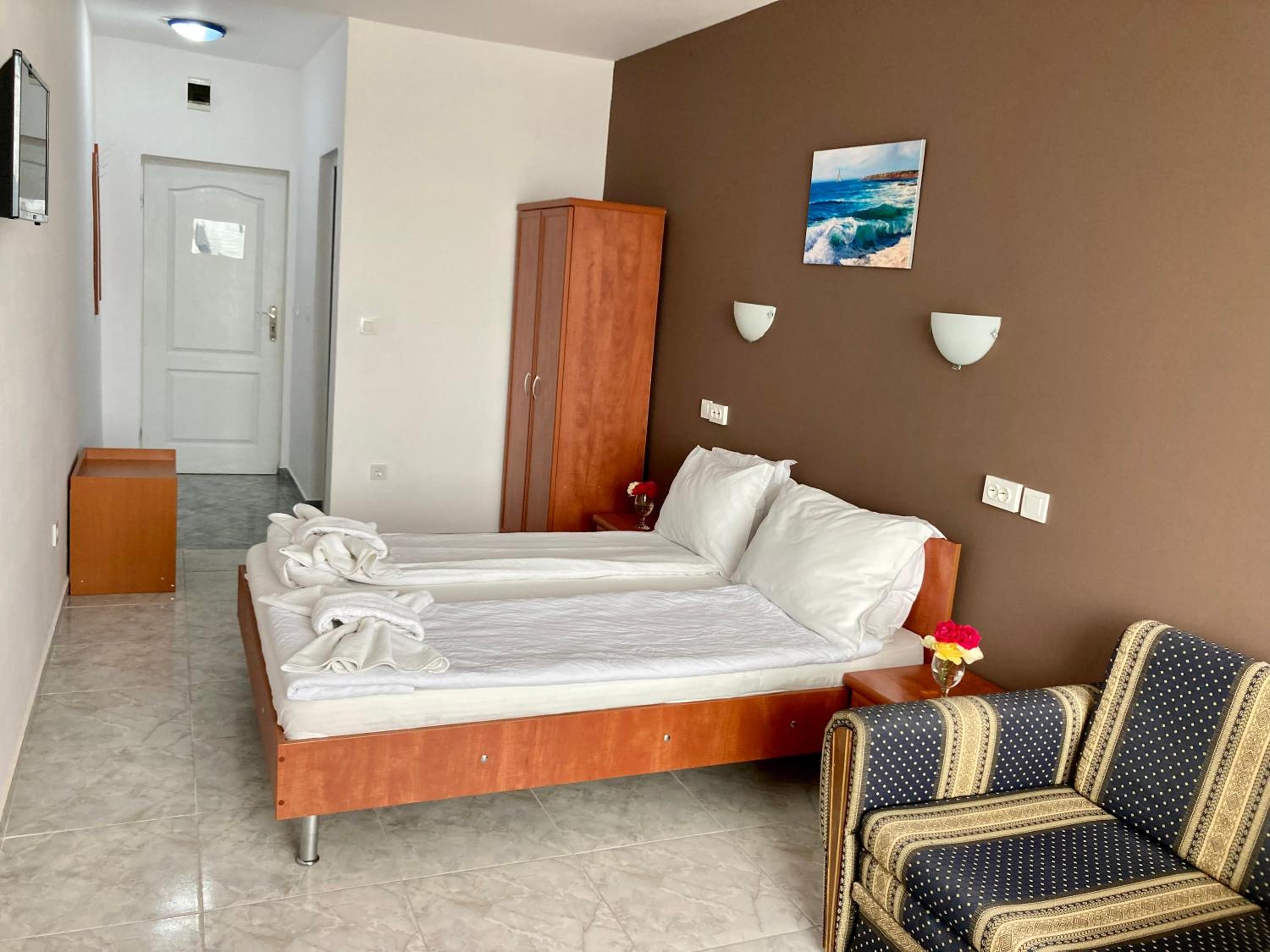 Double or Twin Room with Sea View (2 adults) - Photo 3