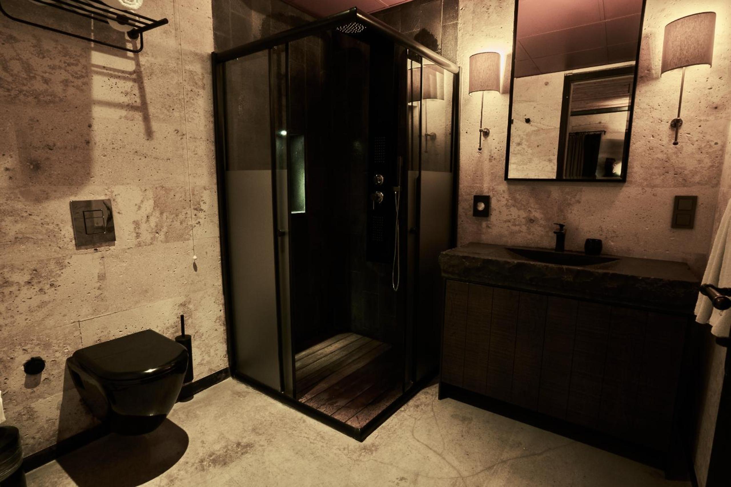 Stone Deluxe Room - Photo 6