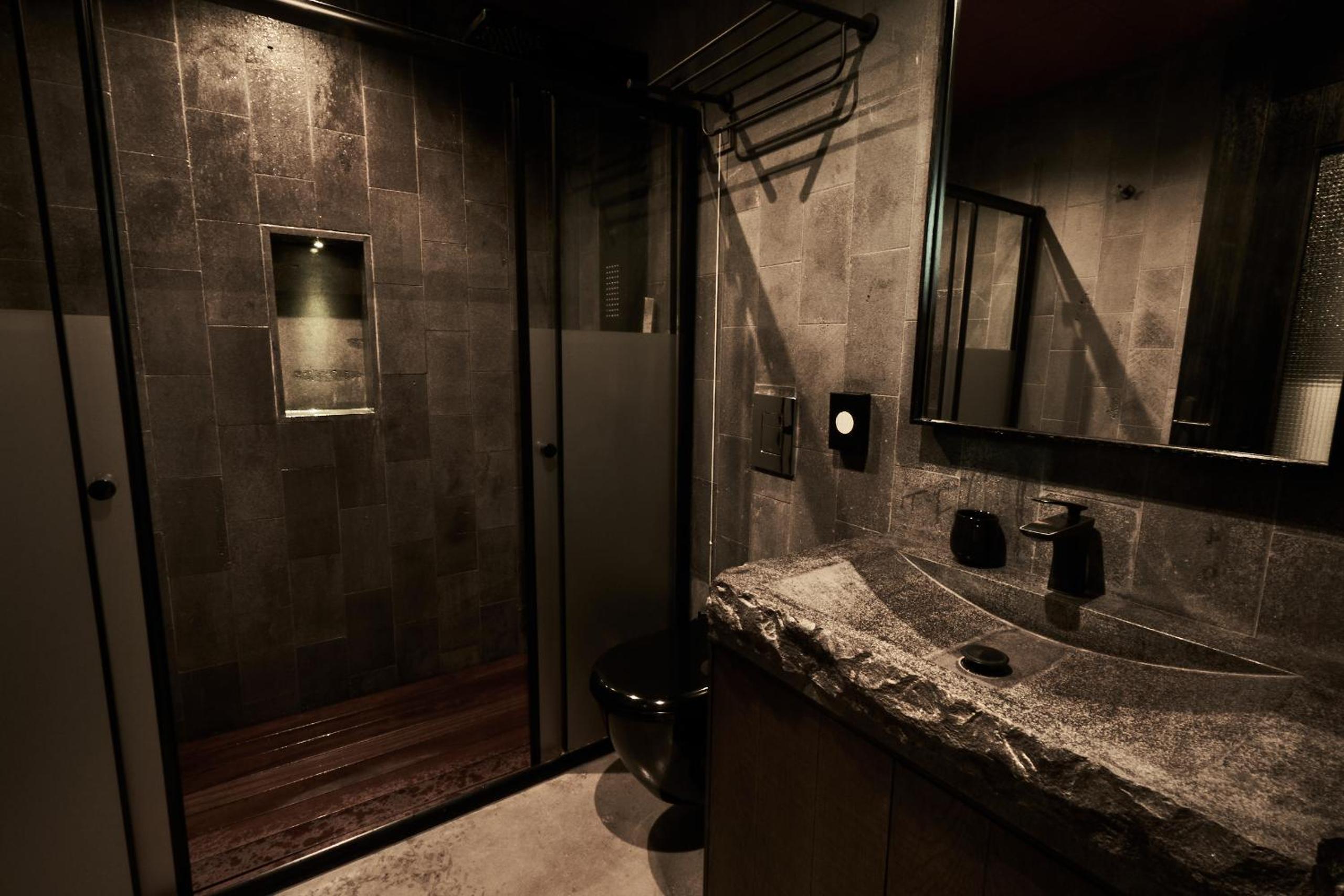 Stone Deluxe Room - Photo 3