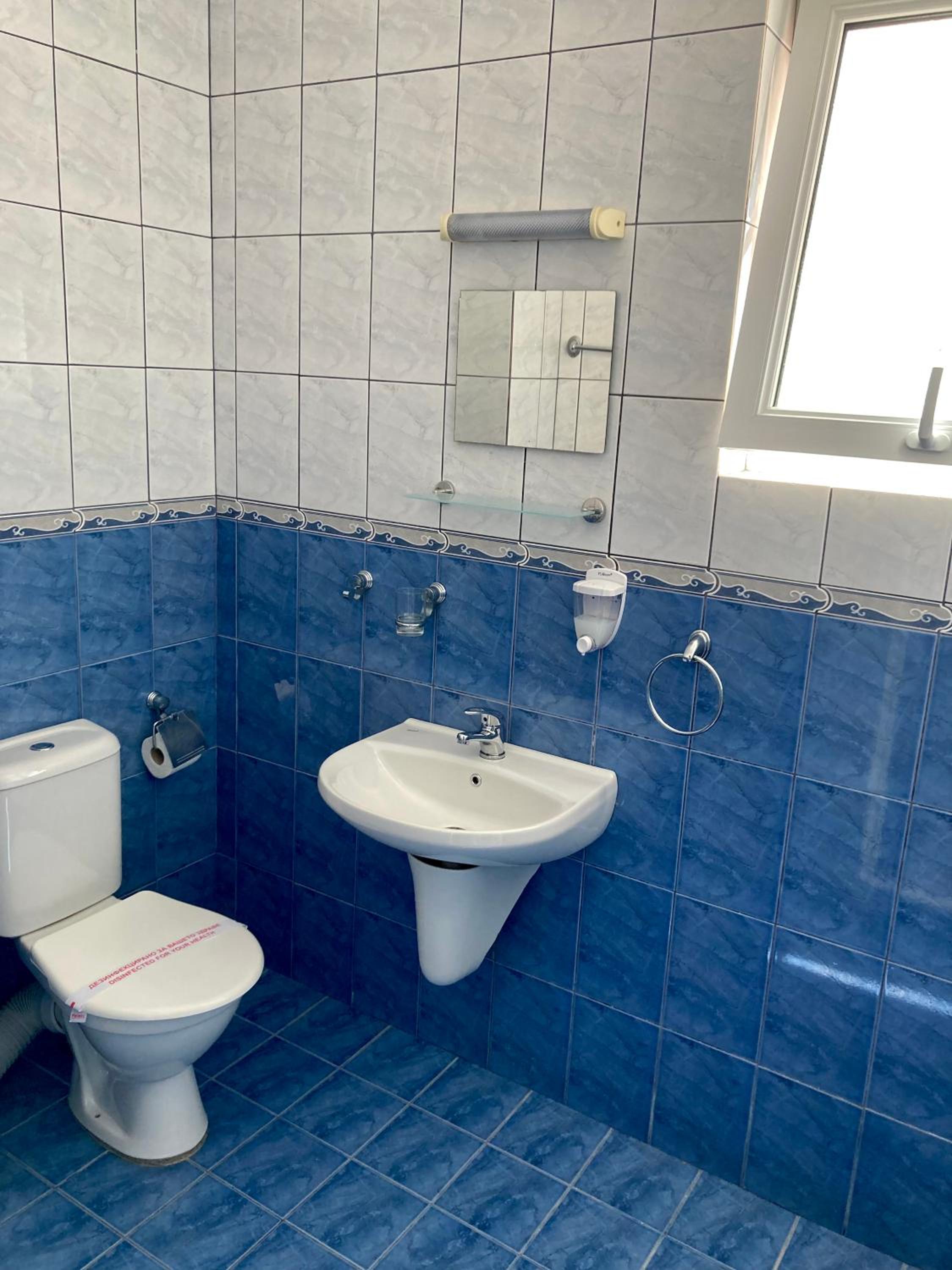 Double or Twin Room with Sea View (2 adults) - Photo 4