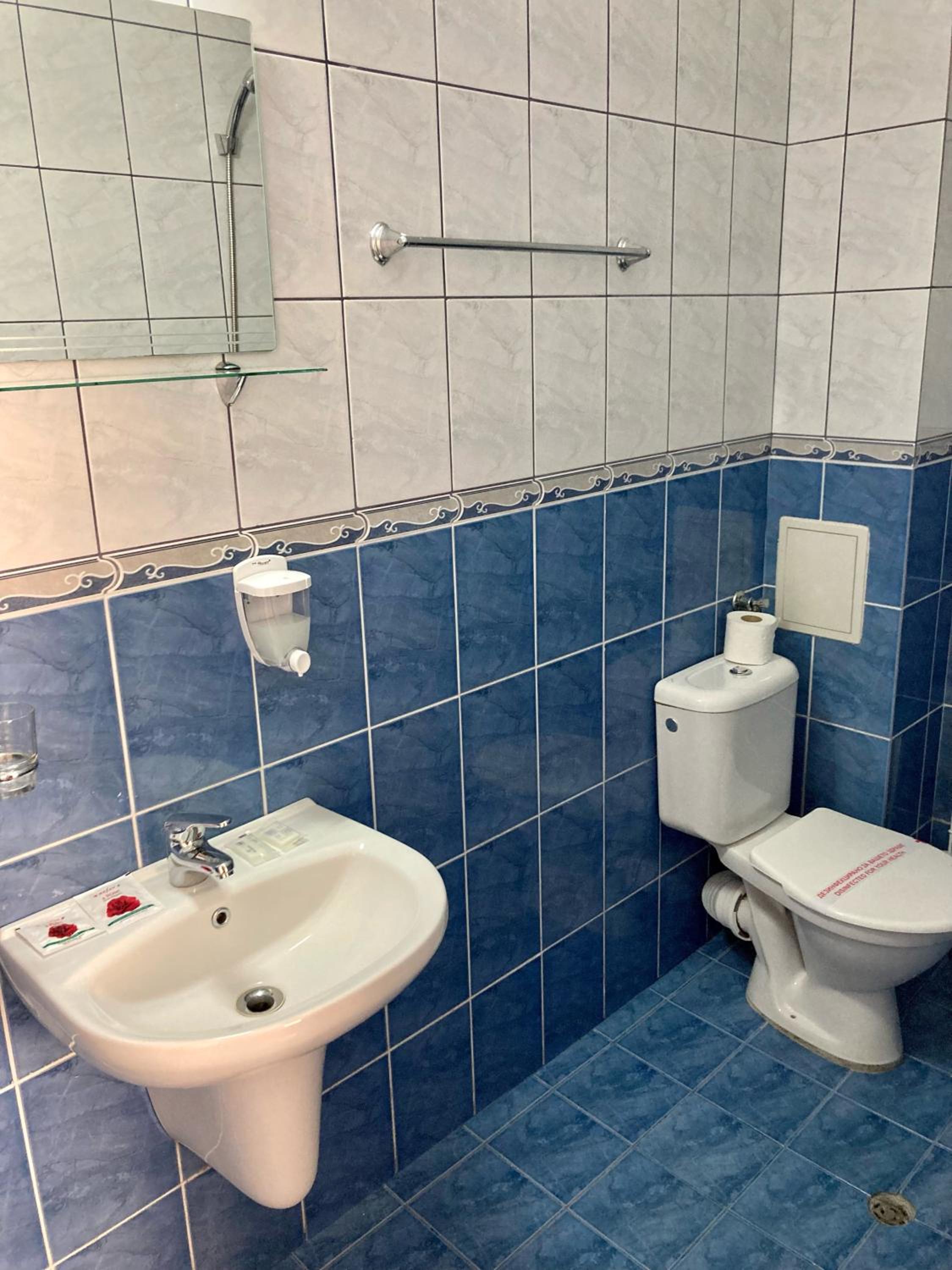 Economy Double Room with Balcony - City View  - Photo 4