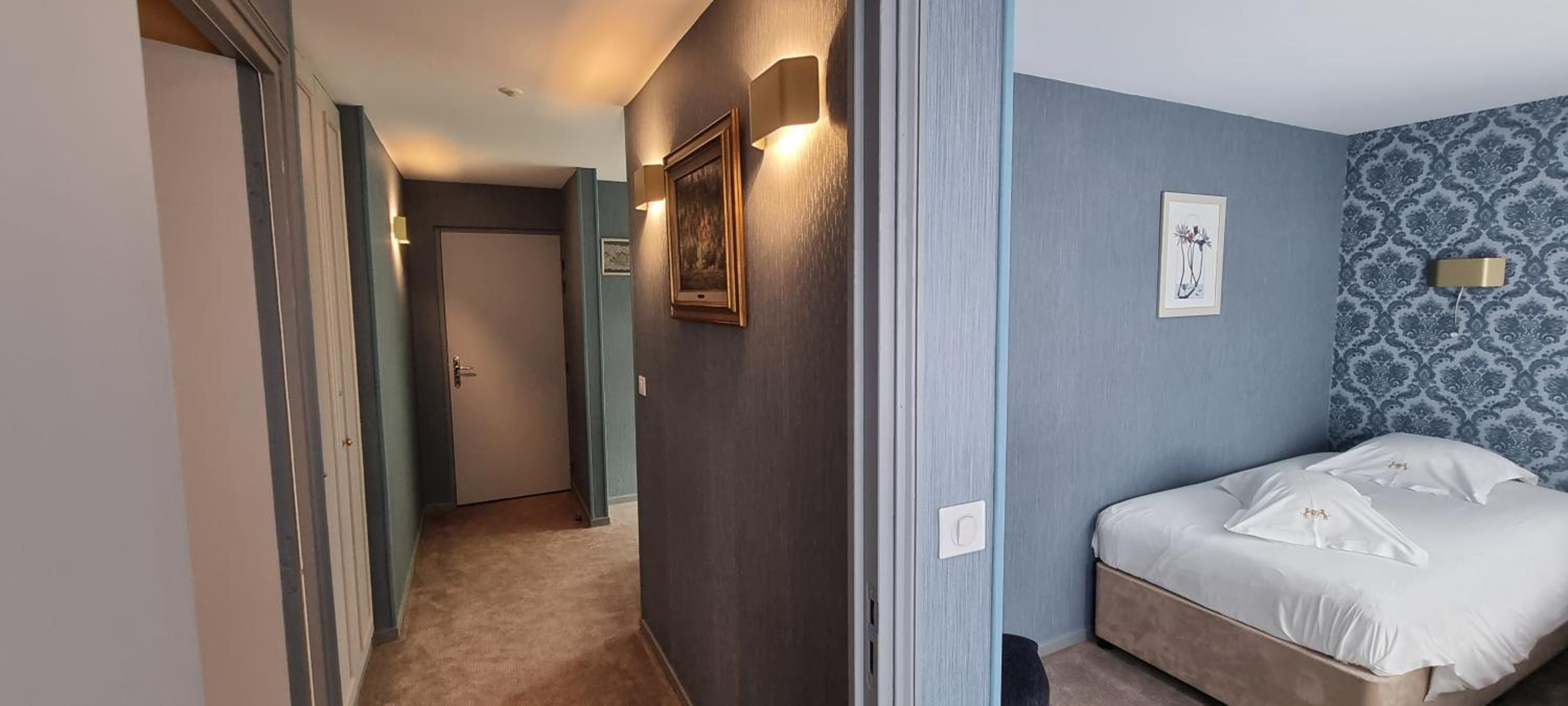 Superior King Suite - Photo 3