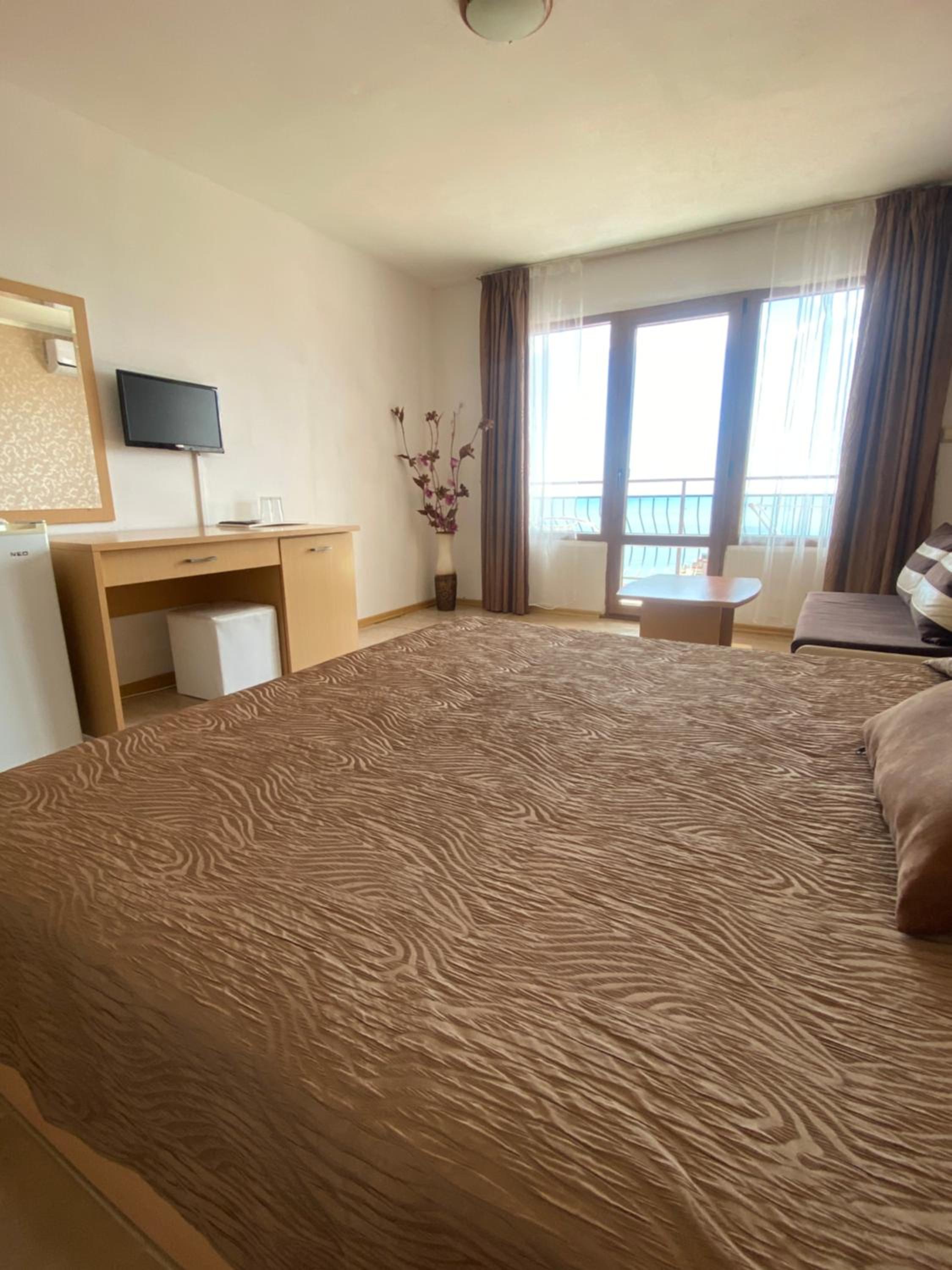 Large Double Room photo 2