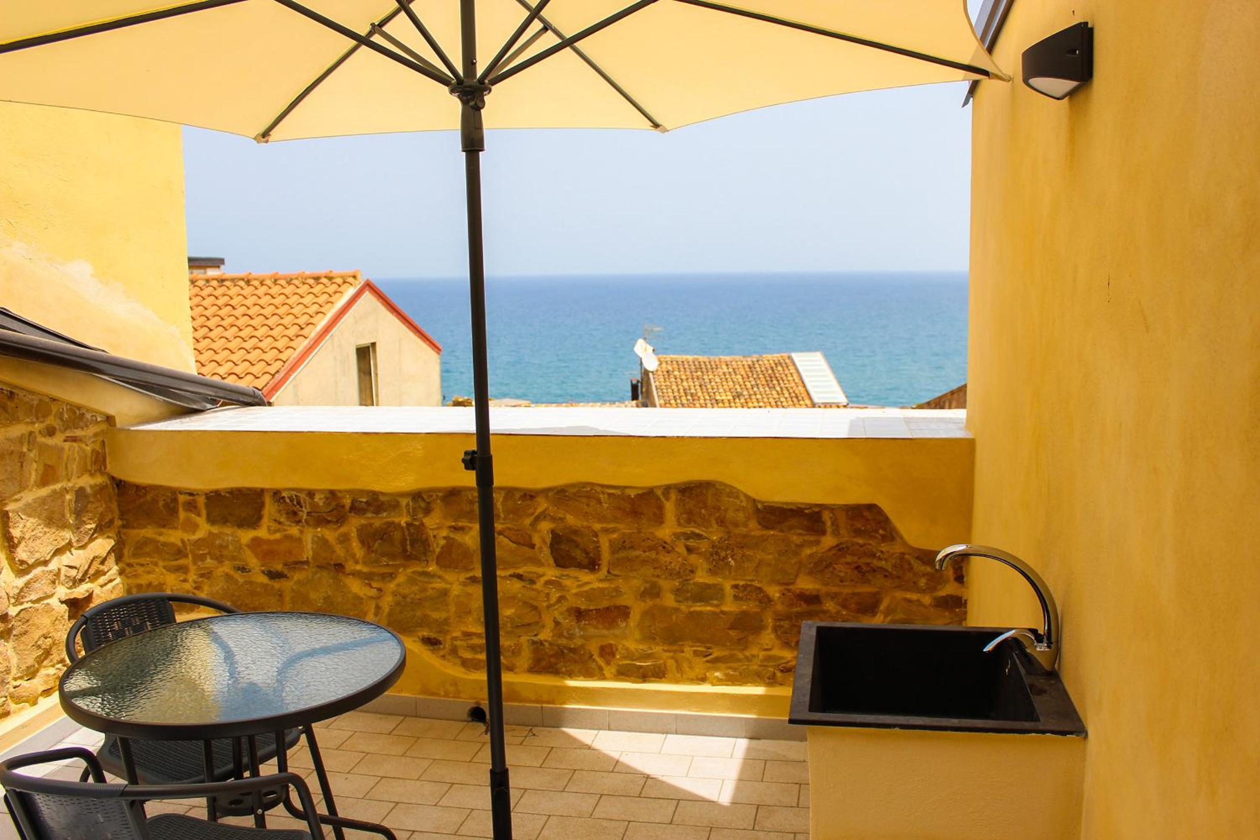 Studio with Terrace photo 2