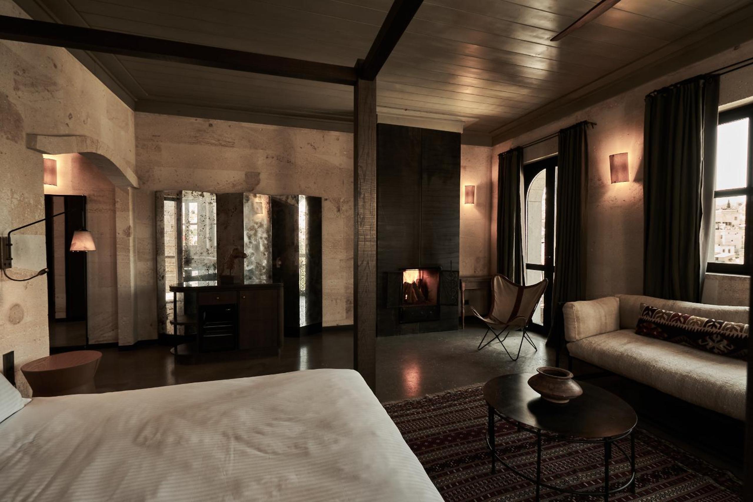 Suite with French Balcony - Photo 9