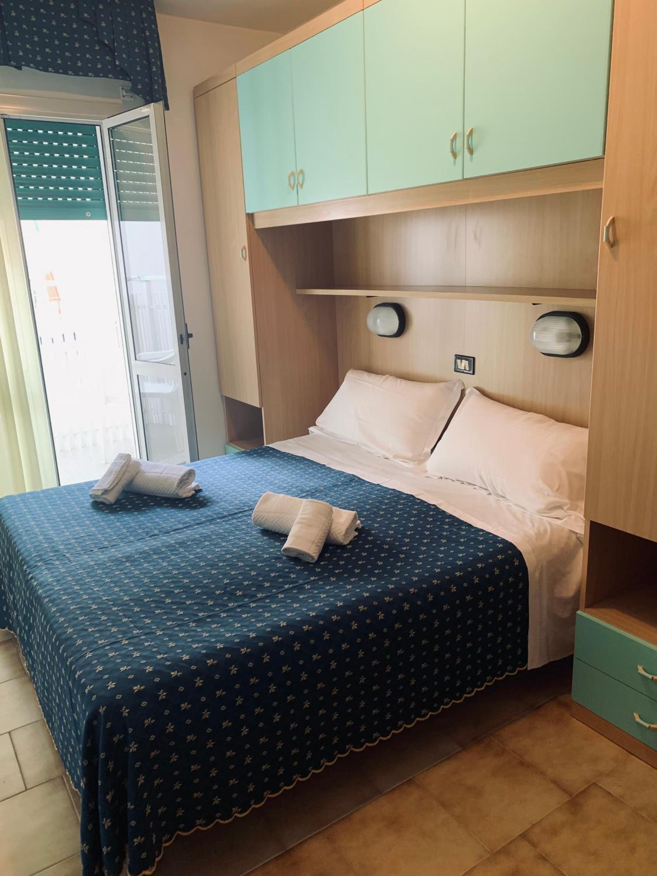 Double or Twin Room - Photo 4