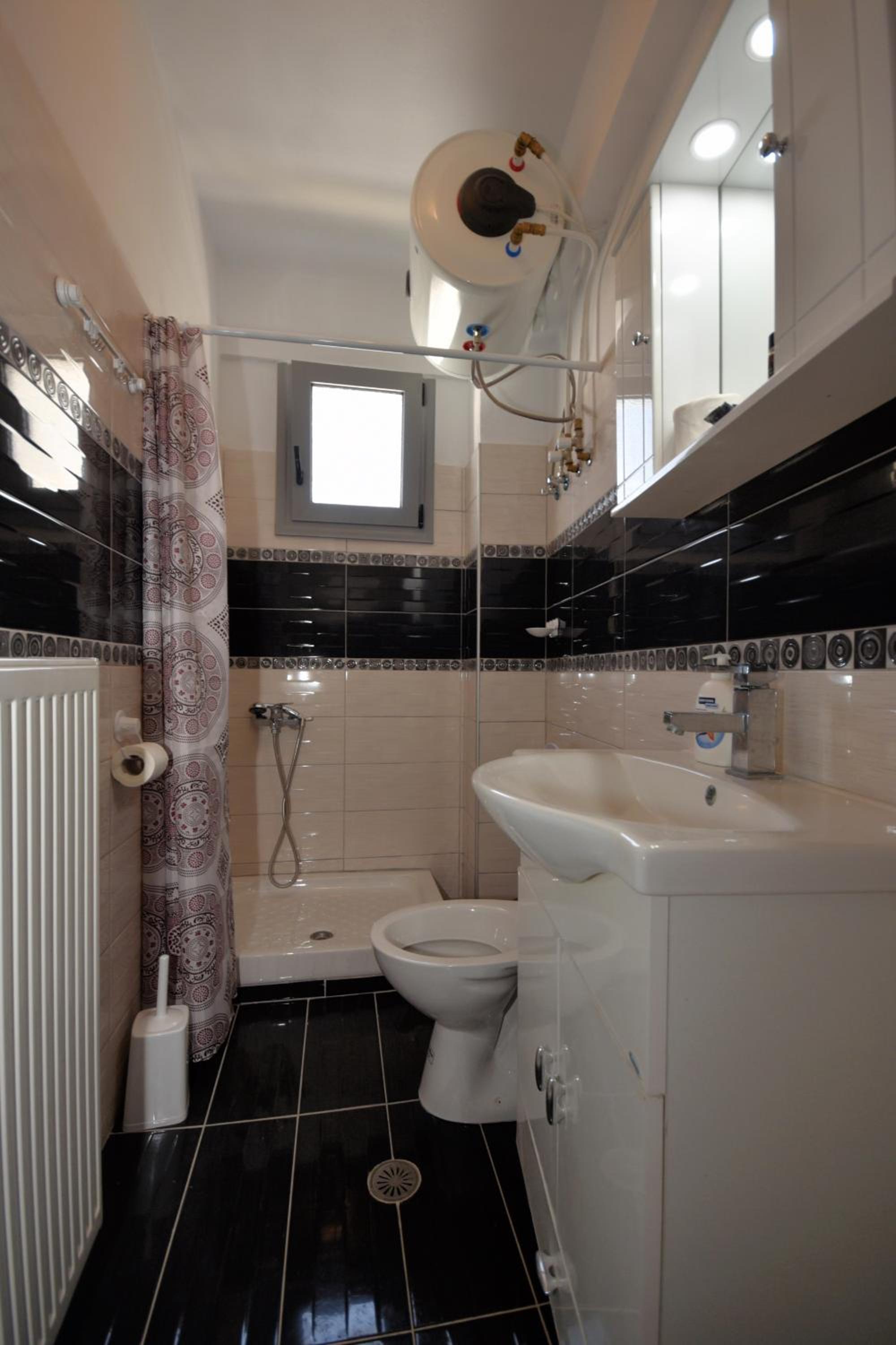 One-Bedroom Apartment - Photo 9