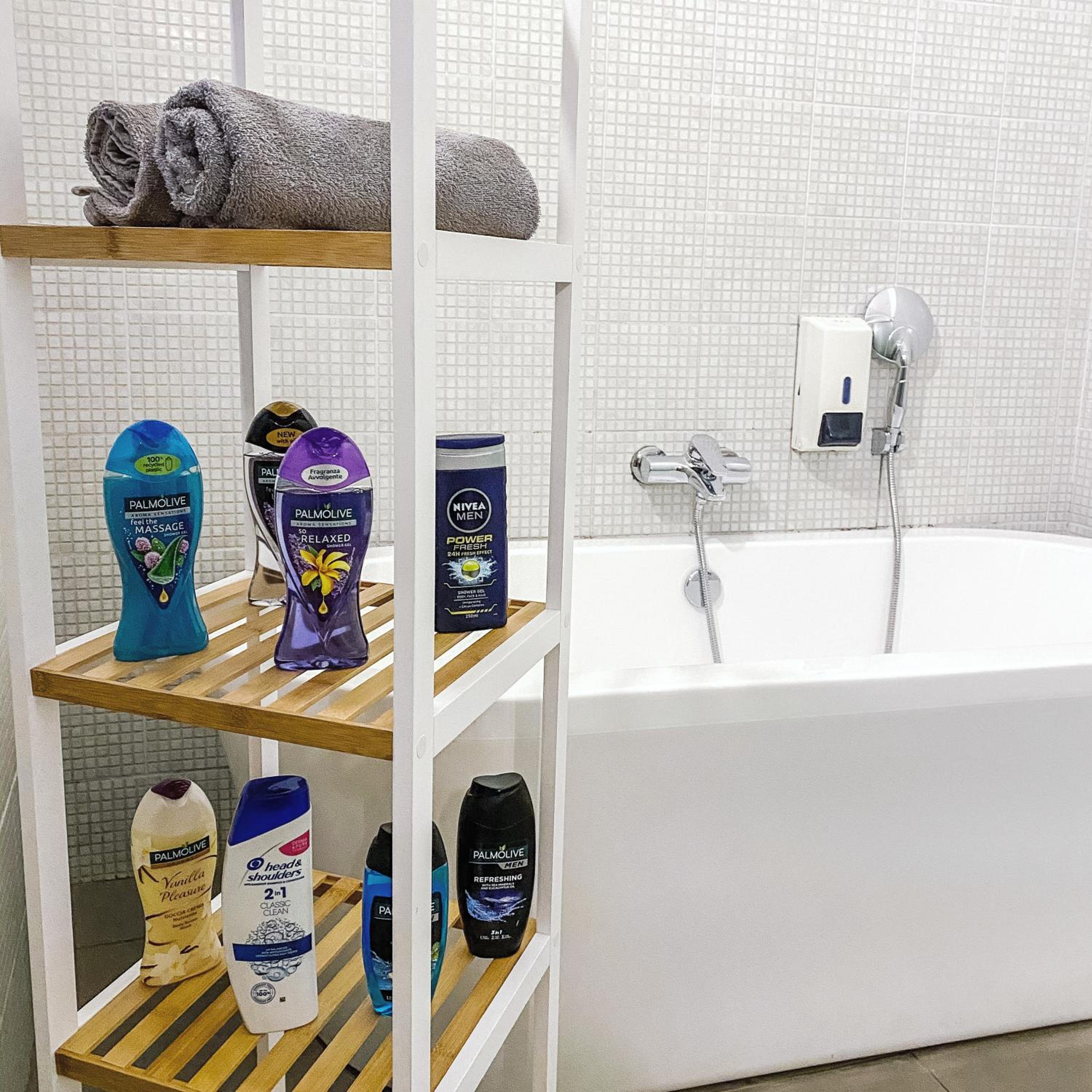 Double Room with Shared Bathroom photo 2