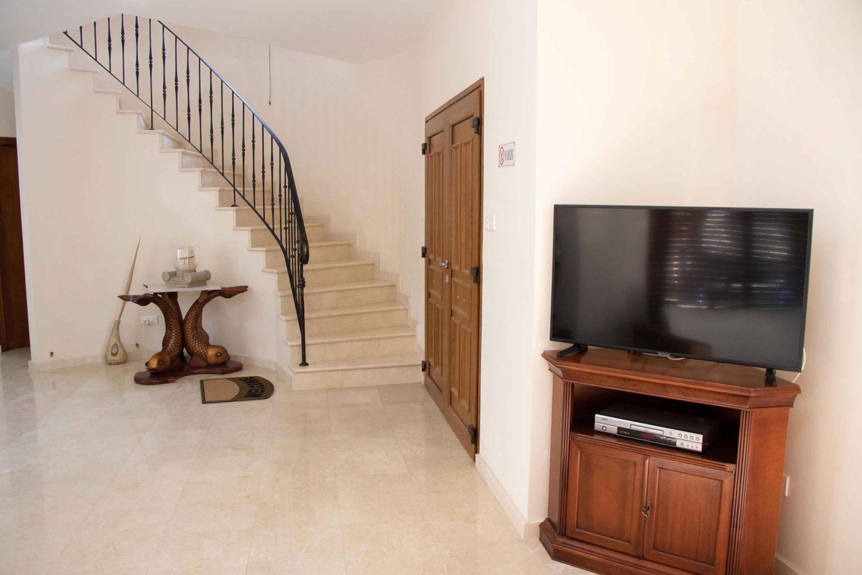 Three-Bedroom Villa photo 3