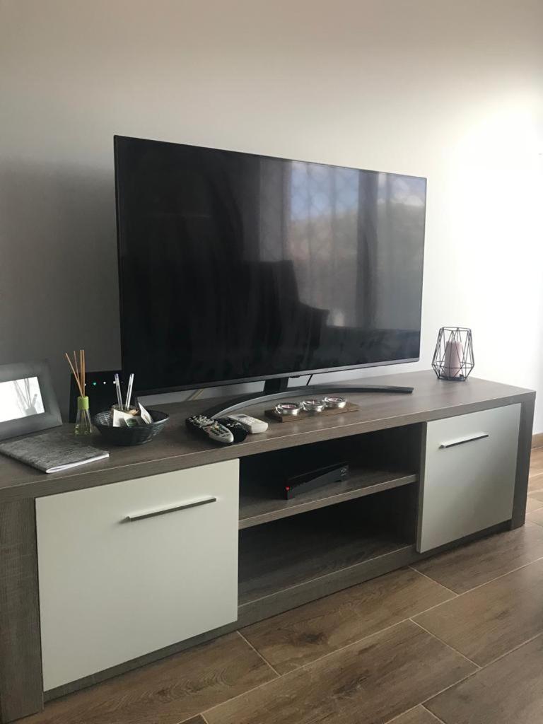 One-Bedroom House photo 1