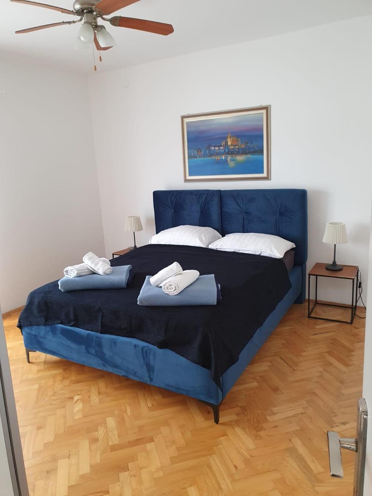 One-Bedroom Apartment photo 3