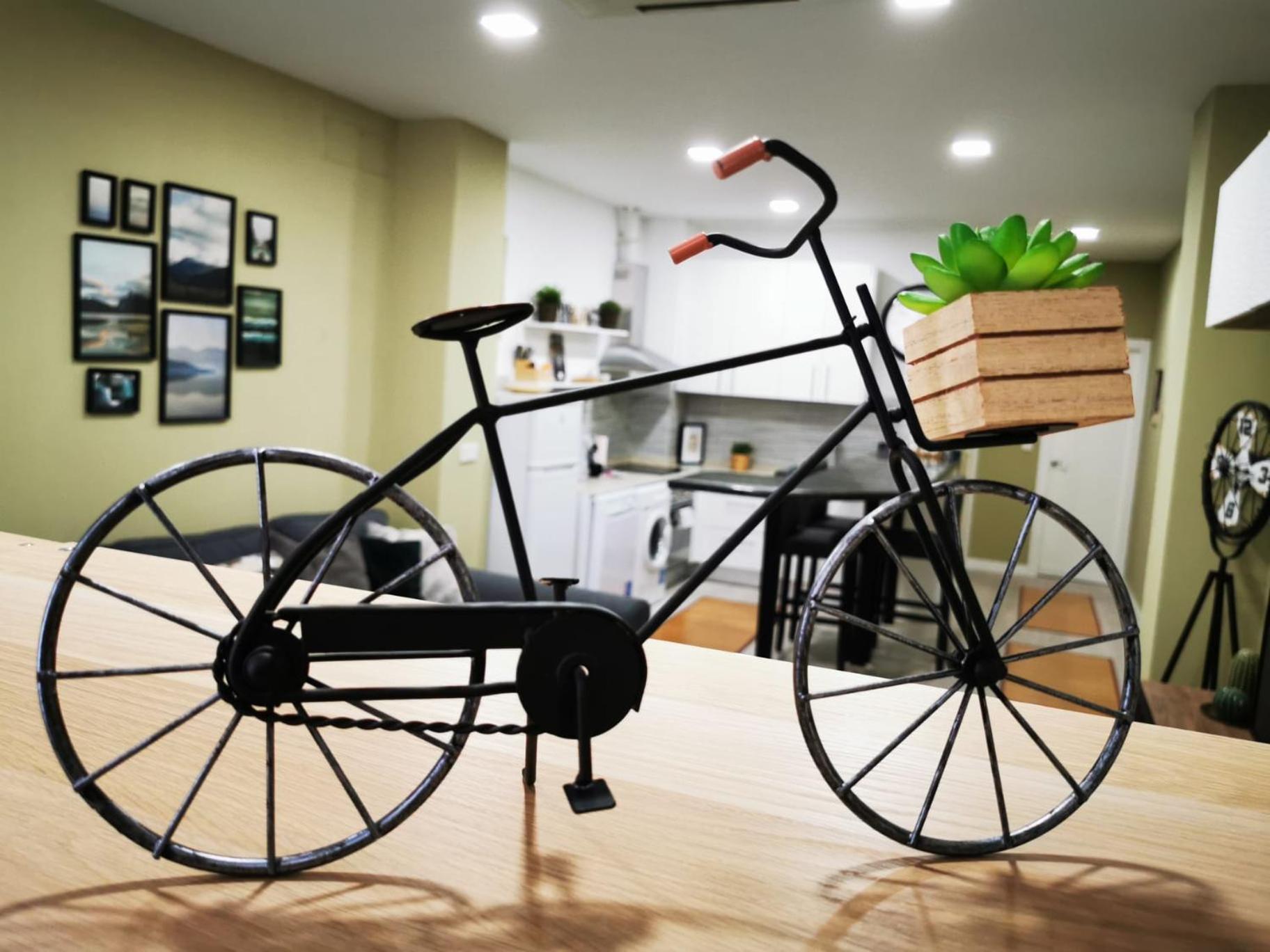 One-Bedroom Apartment - Photo 3