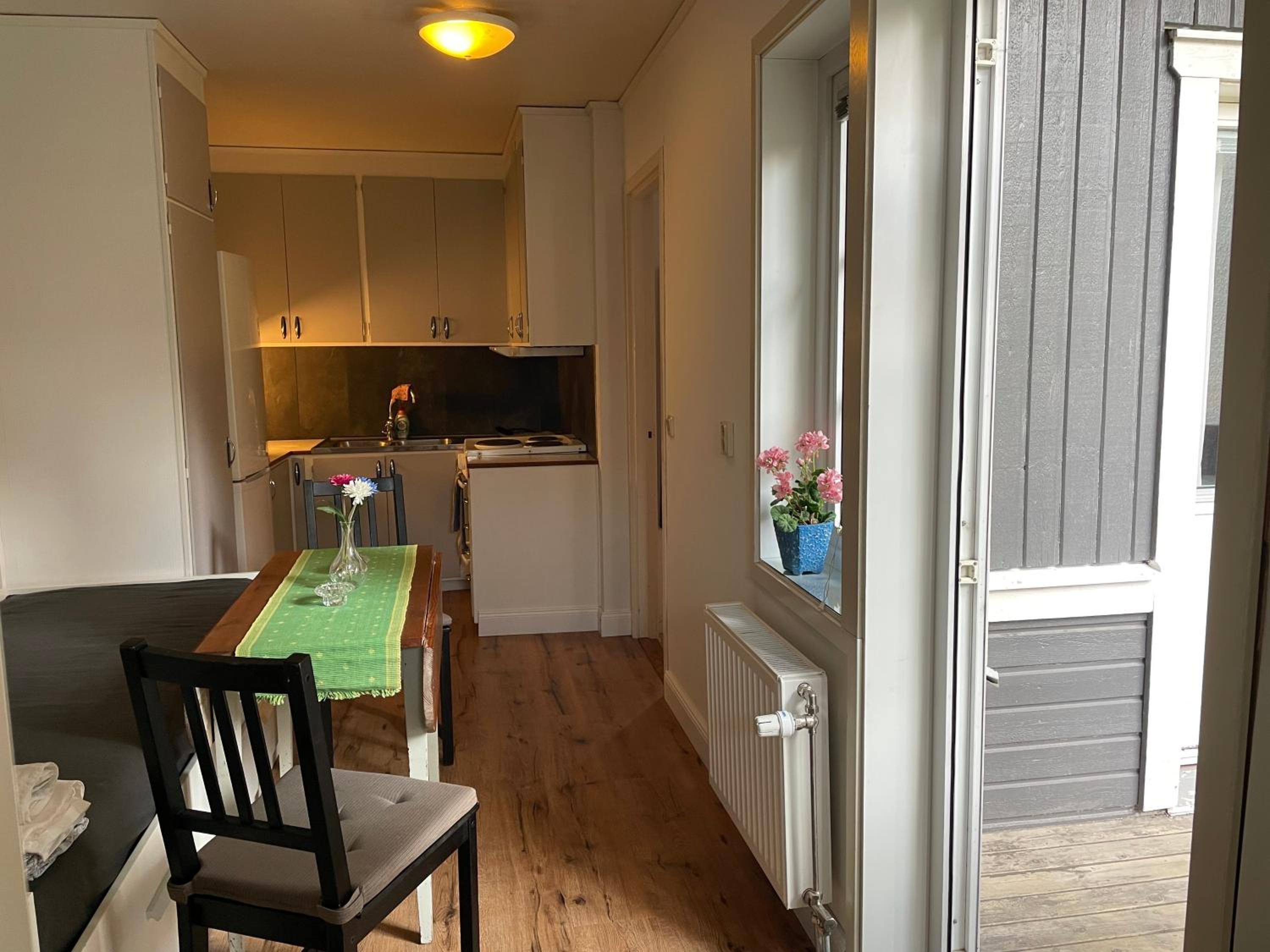 One-Bedroom Apartment - Photo 2