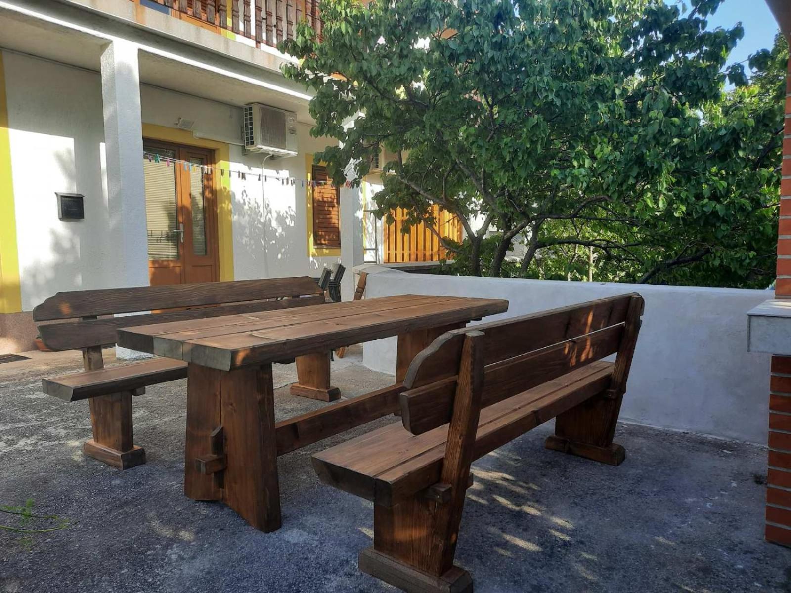 Apartment with Terrace - Photo 20