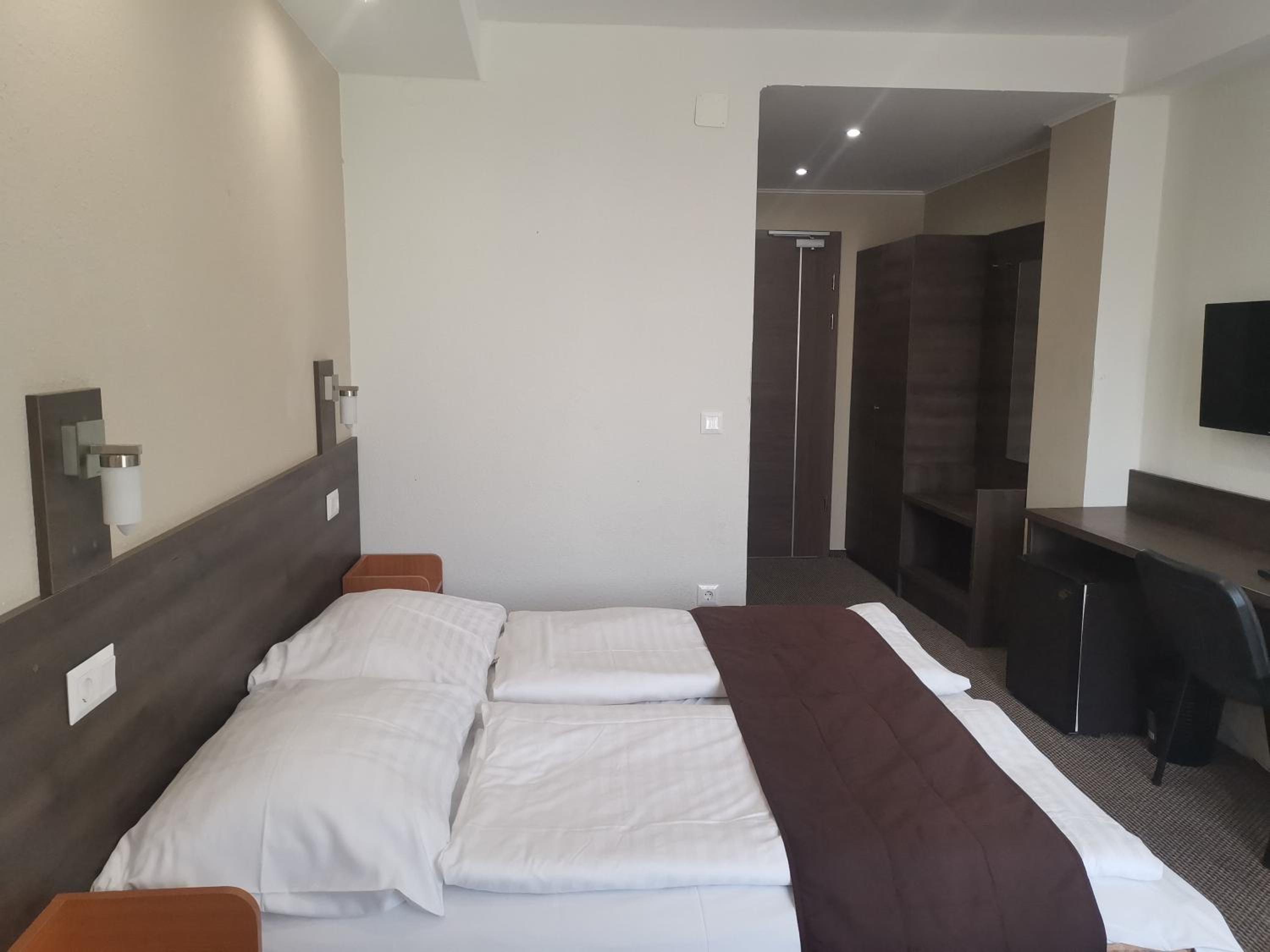 Twin Room with Terrace photo 3