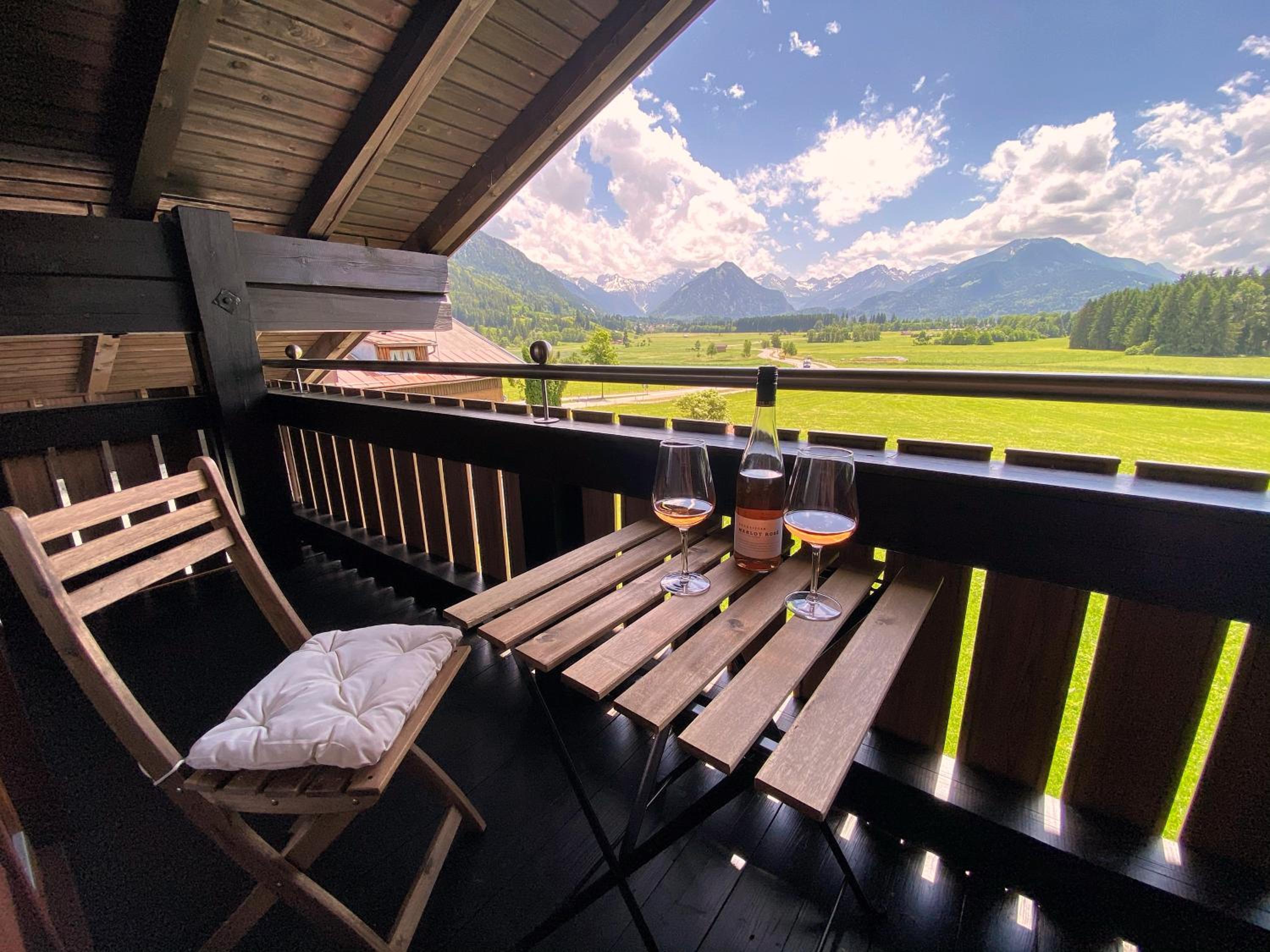 Apartment with Mountain View photo 3