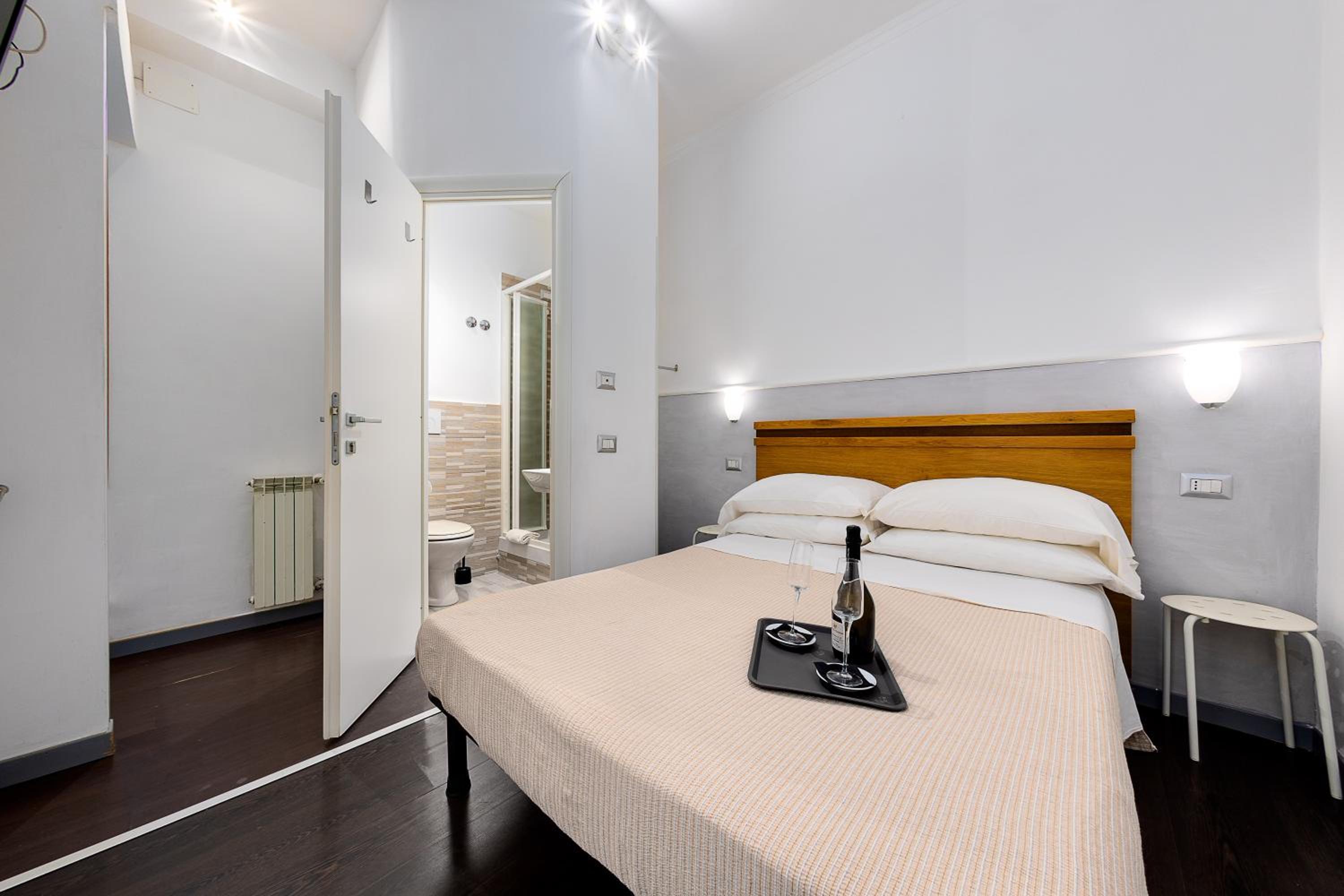 Small Double Room photo 1
