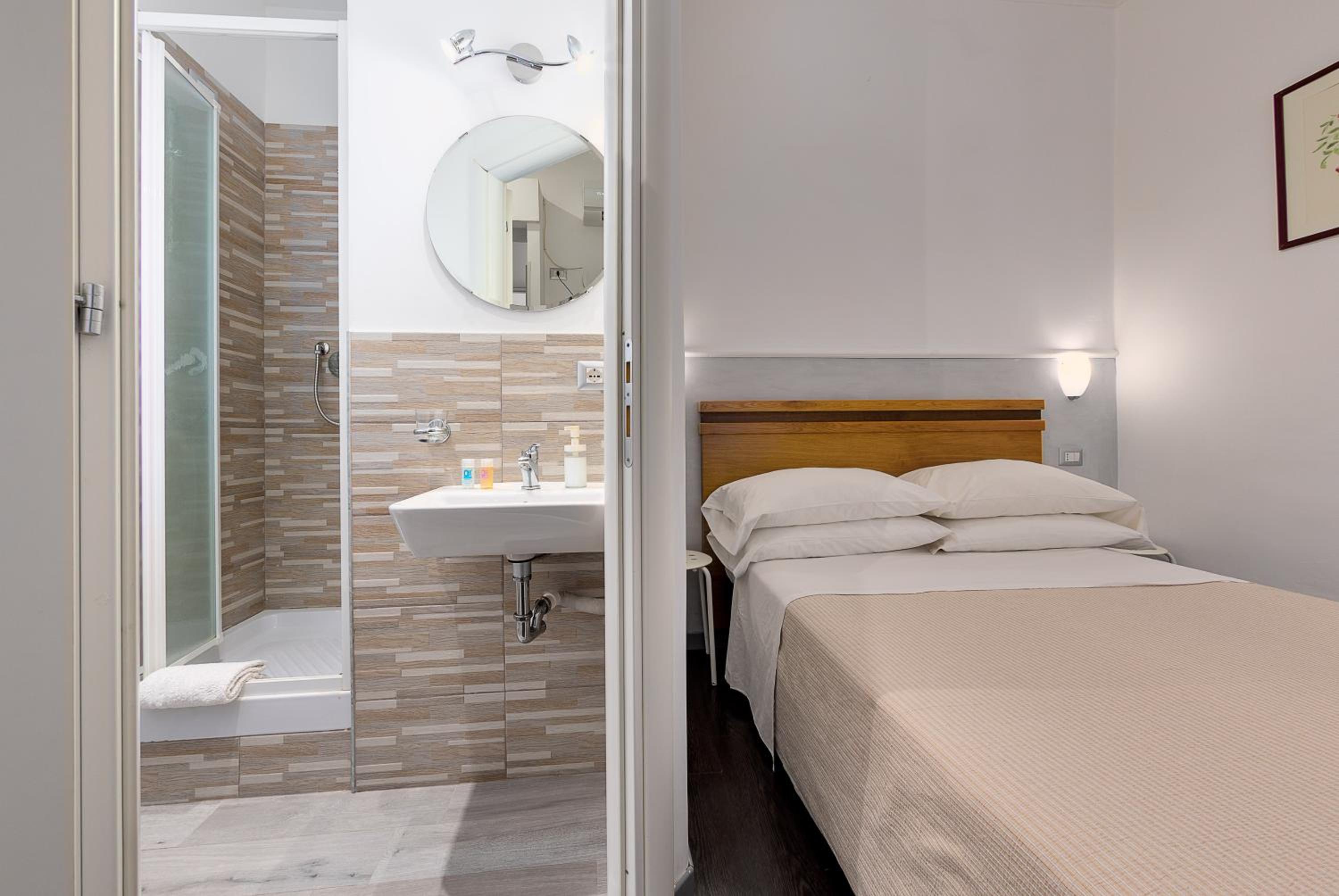 Small Double Room photo 3