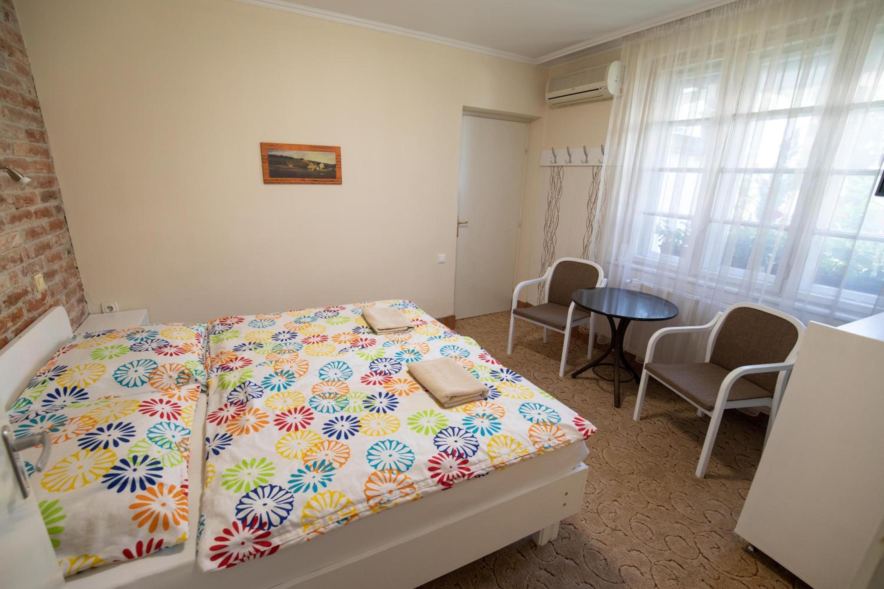 Standard Double or Twin Room photo 1