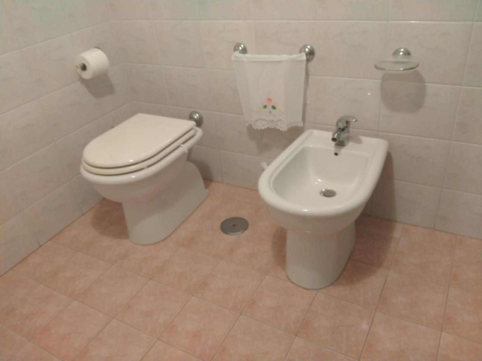 One-Bedroom Apartment - Photo 12
