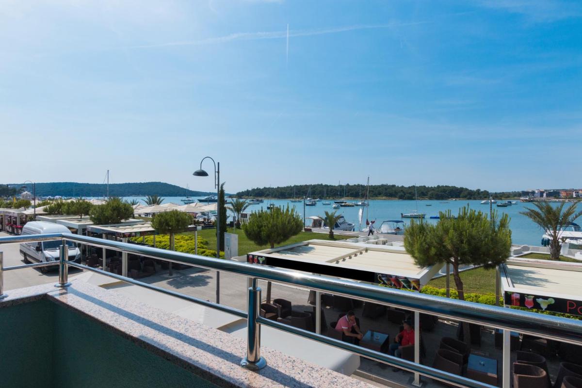Apartment with Sea View - Photo 23