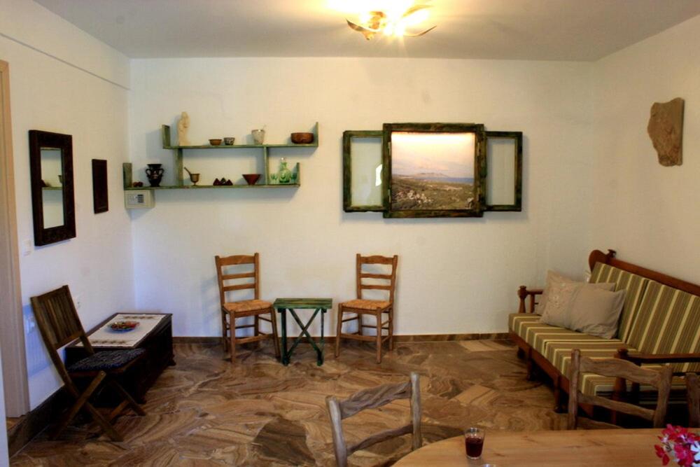 Three-Bedroom Apartment photo 1