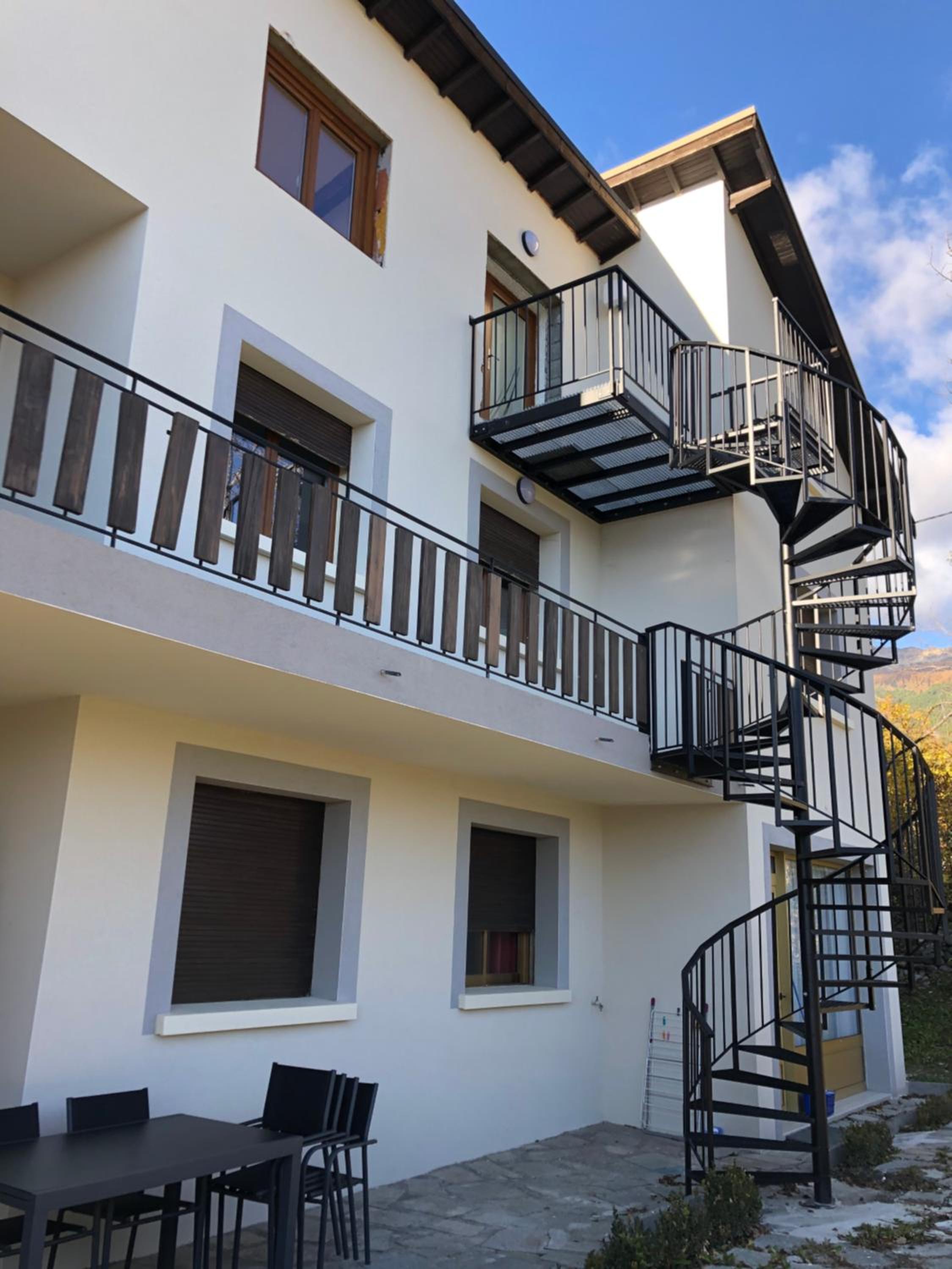 Apartment with Mountain View - Photo 10