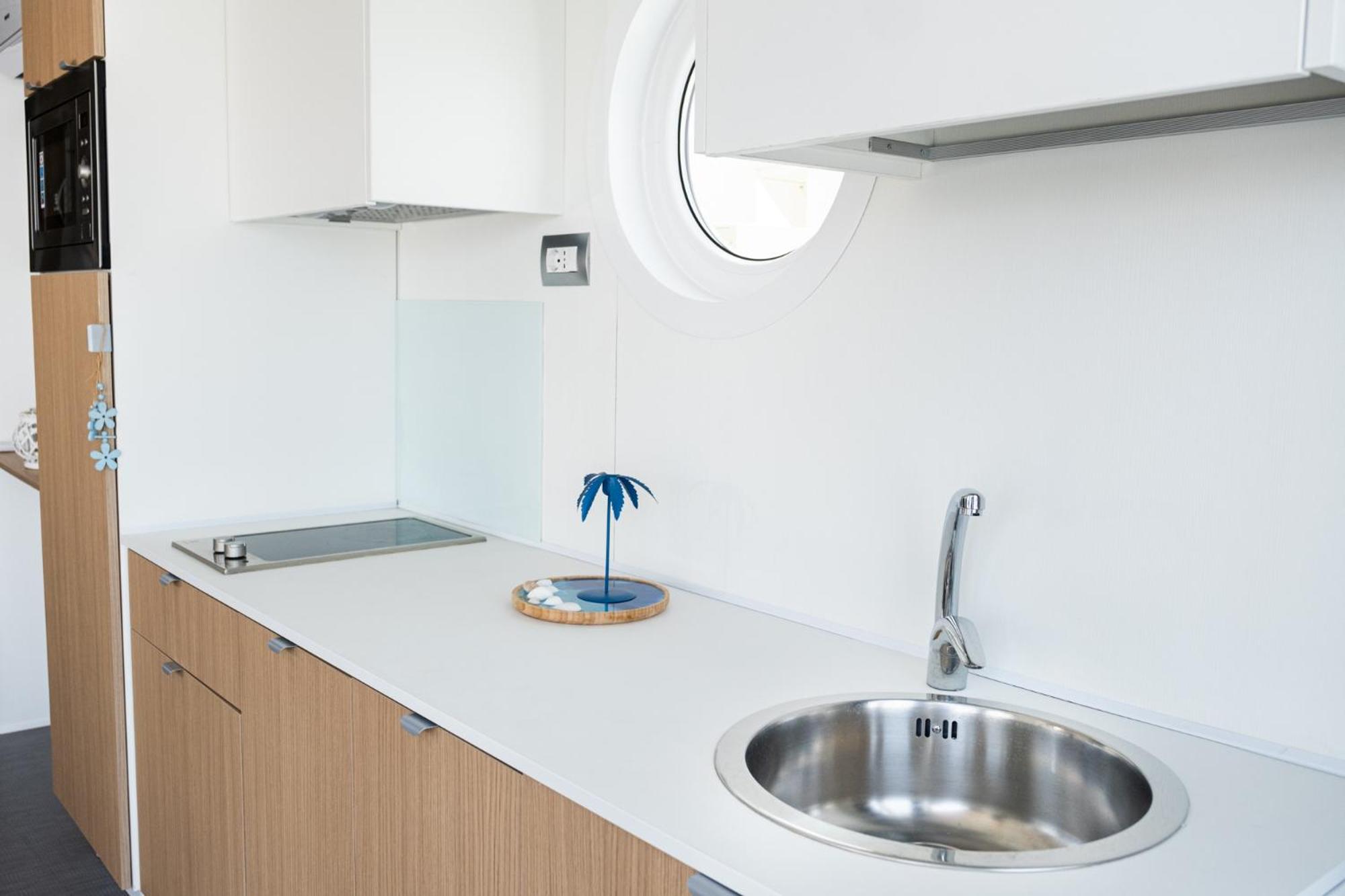 Mobile Home - Photo 6