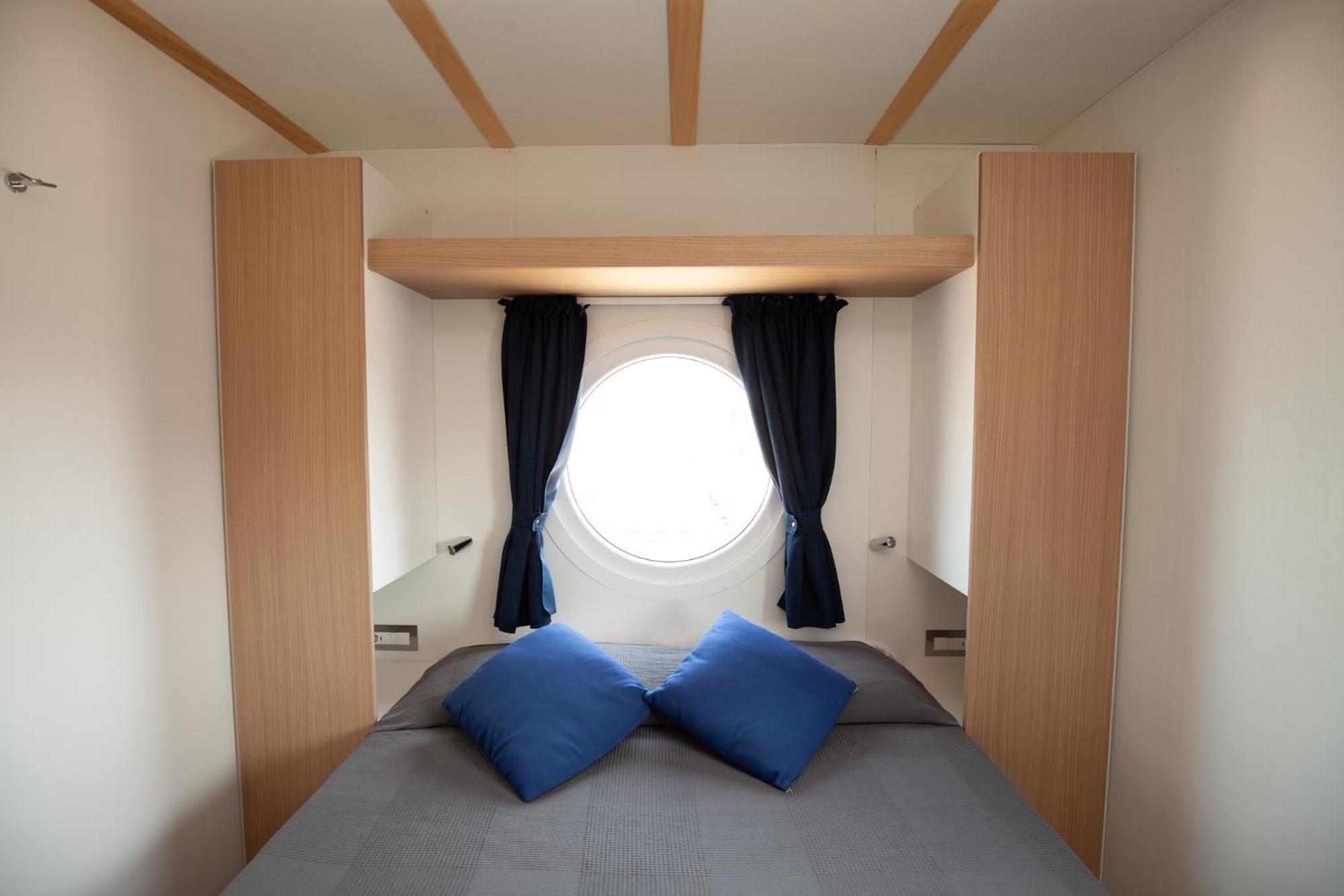 Mobile Home - Photo 49
